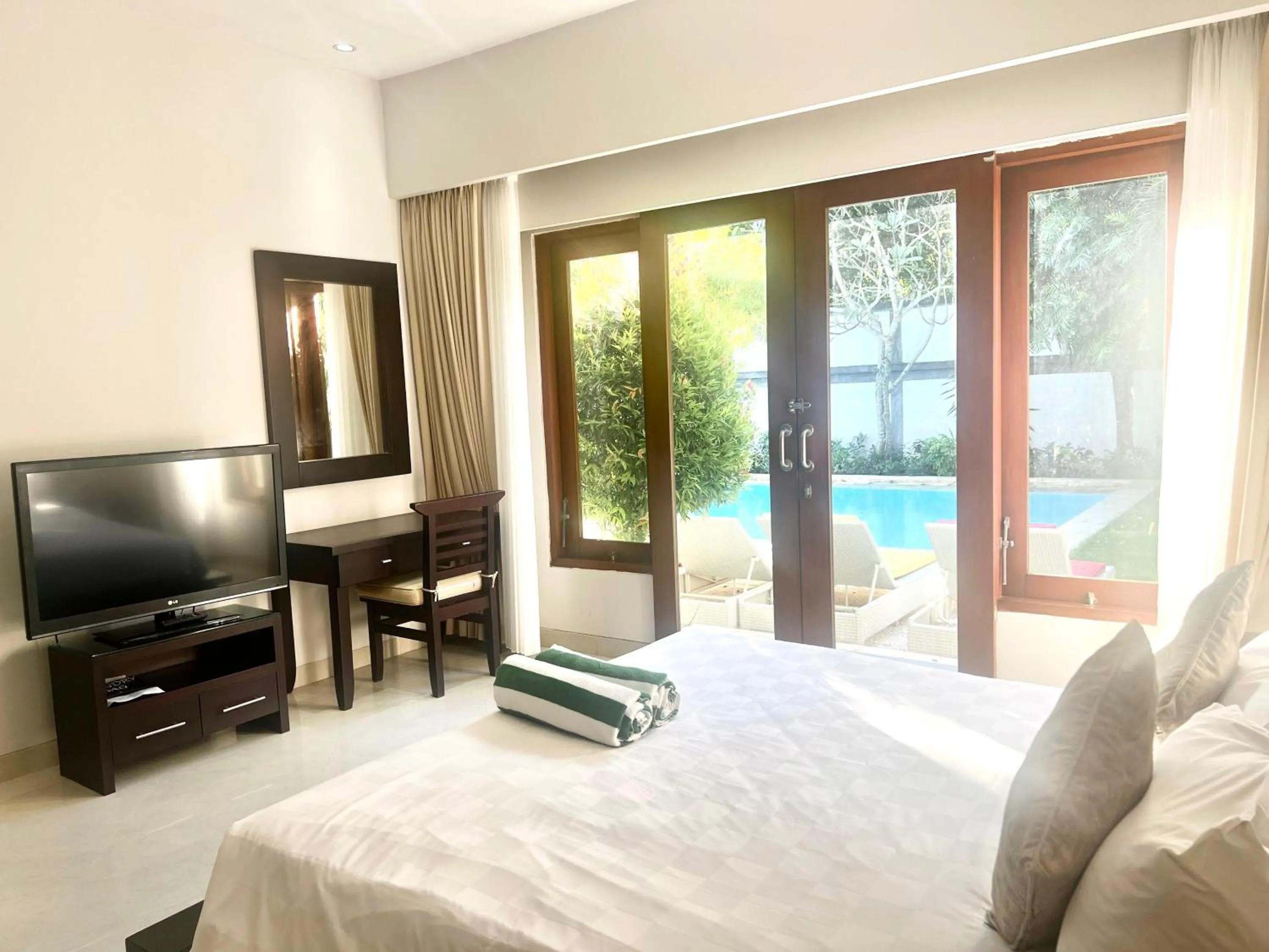 Bed in Peninsula Beach Resort