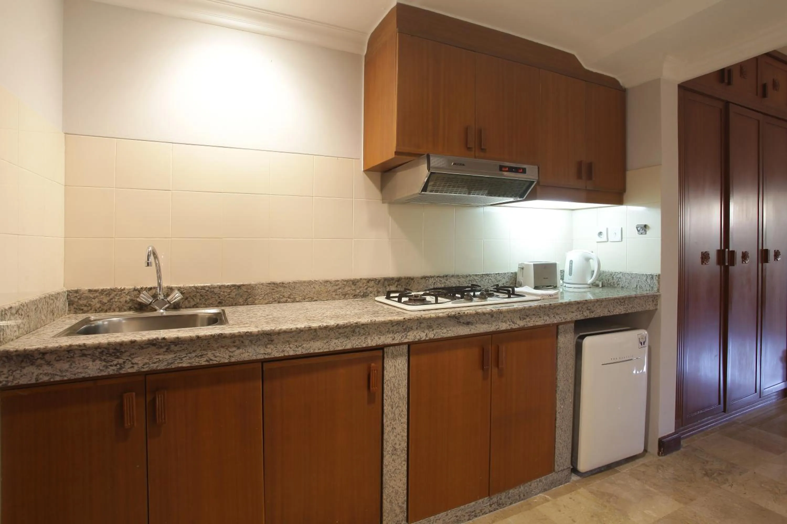 Kitchen or kitchenette in Peninsula Beach Resort