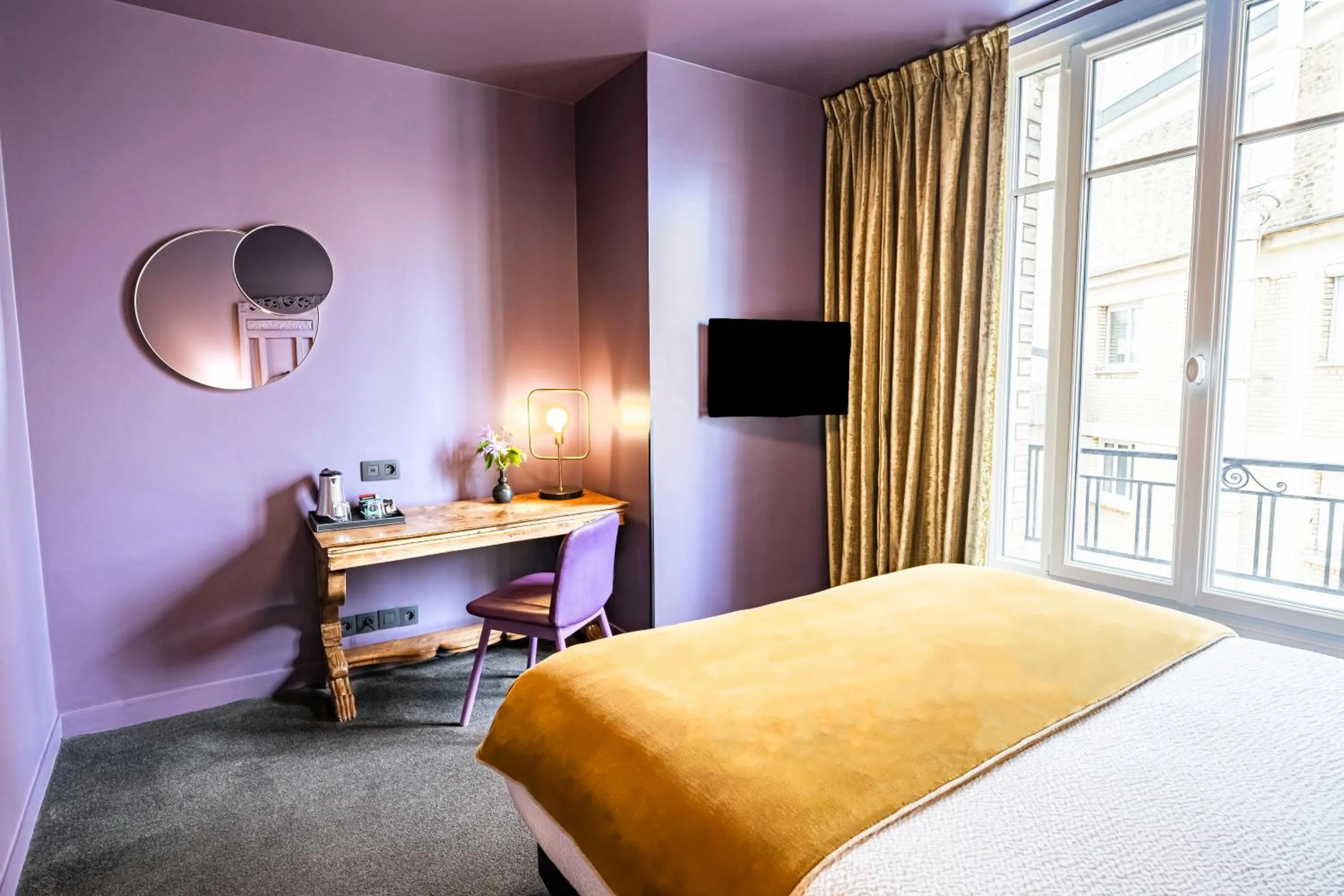 Bed in Hotel Villa Nicolo - Tour Eiffel
