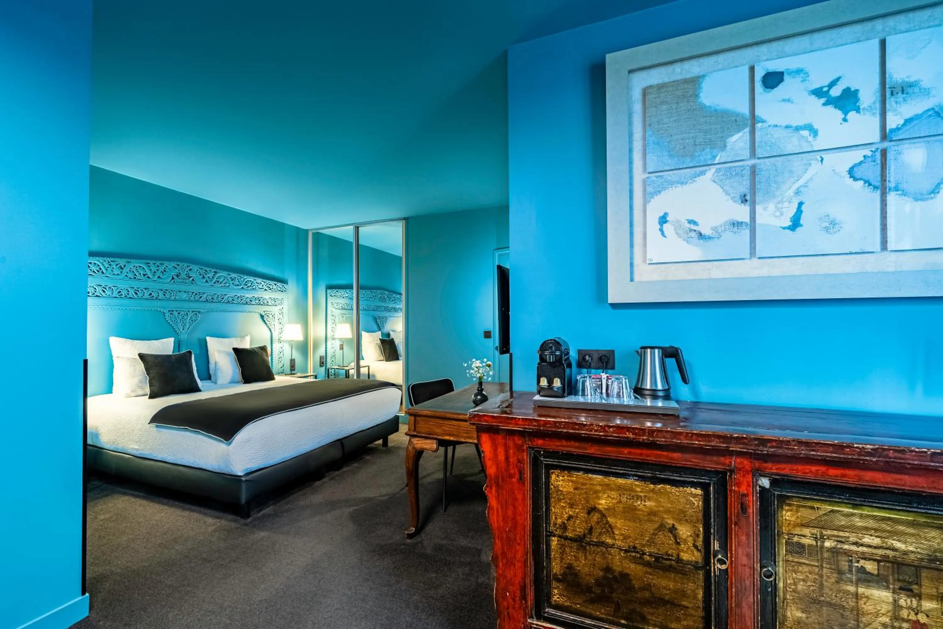 Bed in Hotel Villa Nicolo - Tour Eiffel