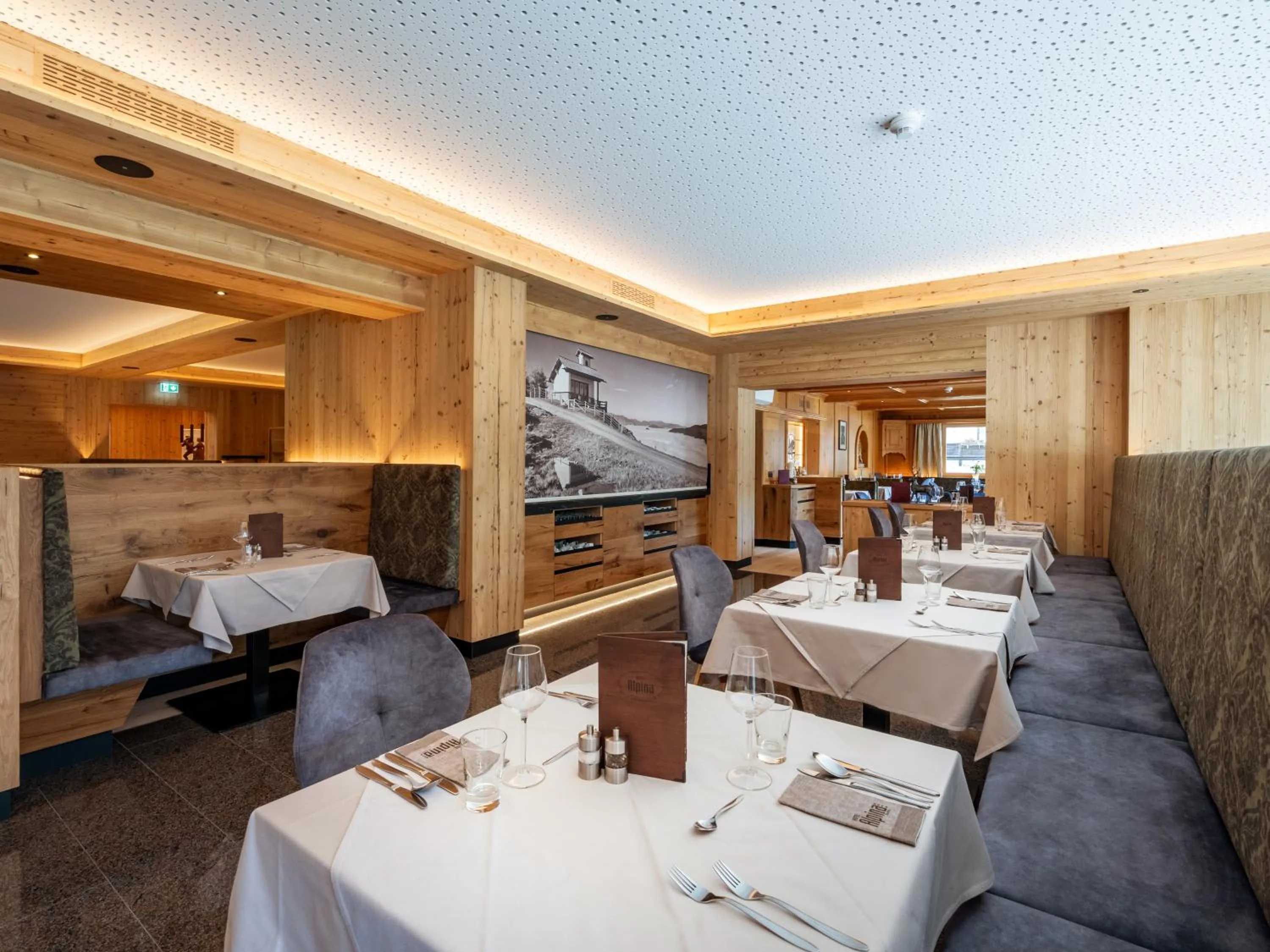 Restaurant/places to eat in Hotel Alpina