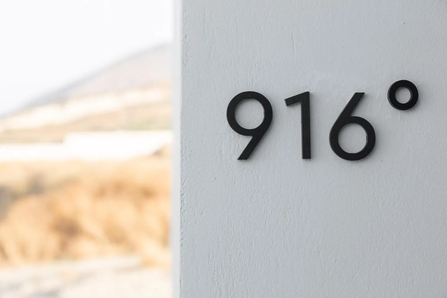 Logo/Certificate/Sign in Karat Suites