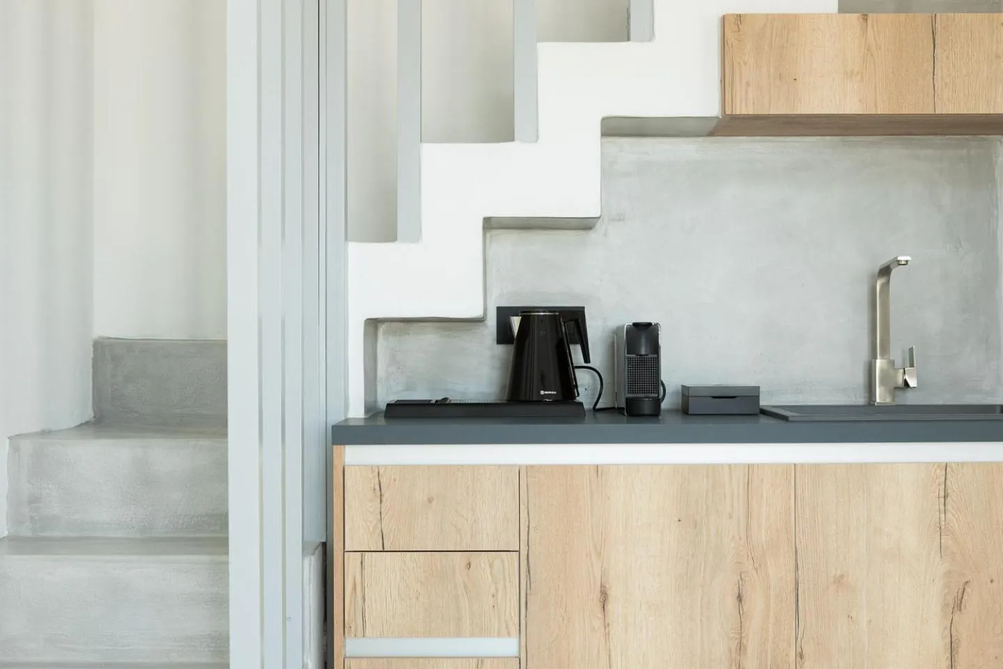 Coffee/tea facilities in Karat Suites