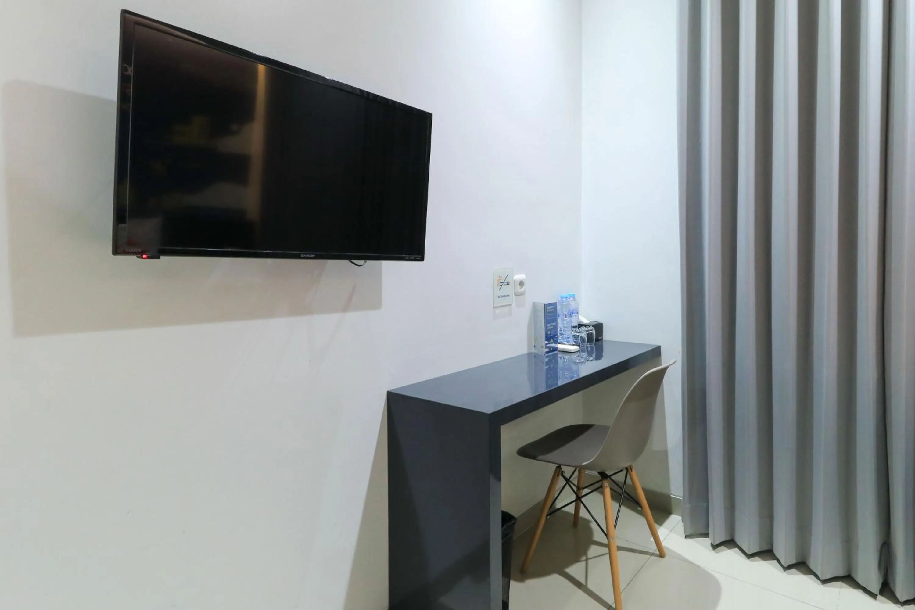 TV and multimedia in Hotel Berlian International