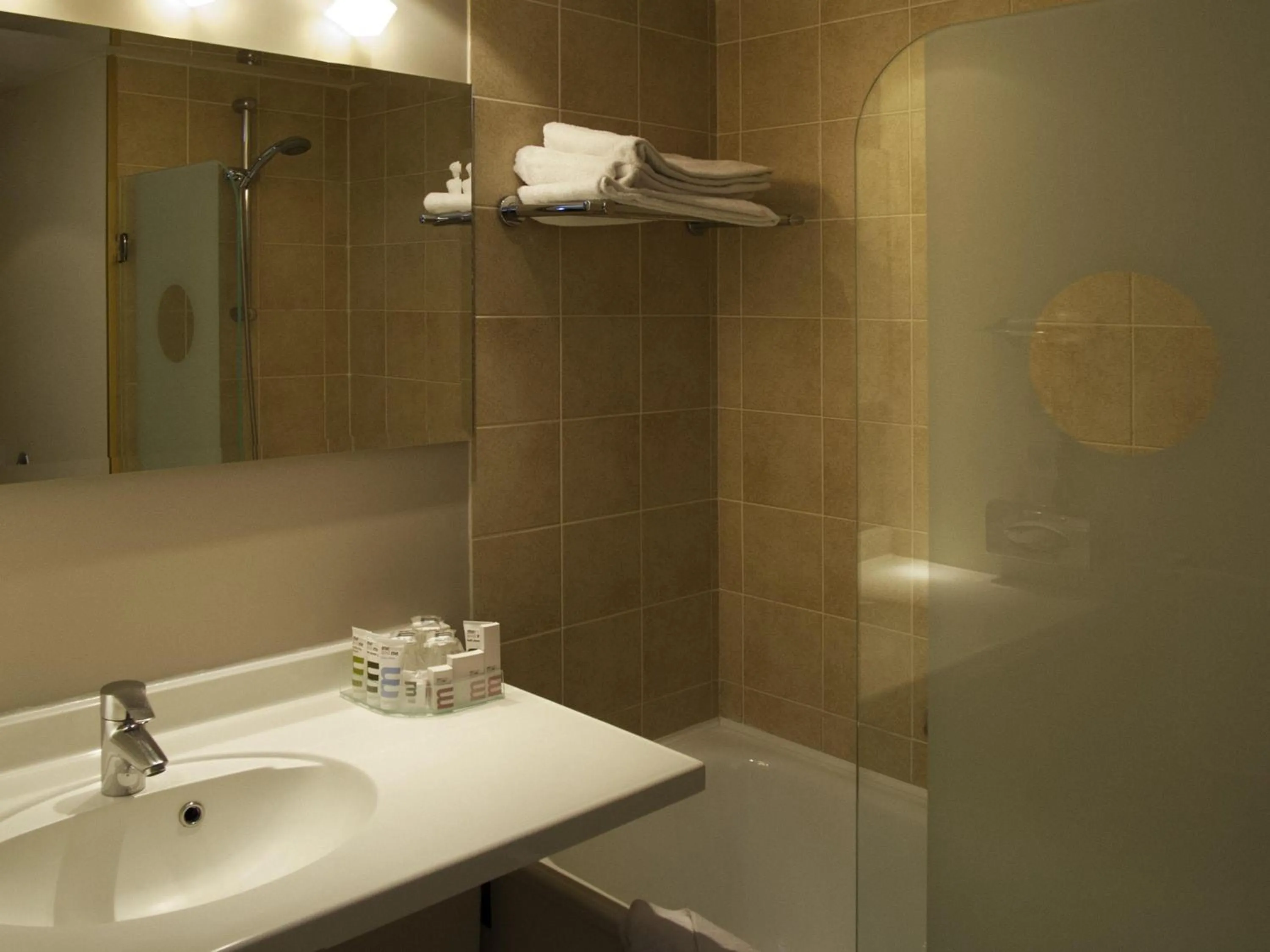 Bedroom in Mercure Annemasse Porte De Genève