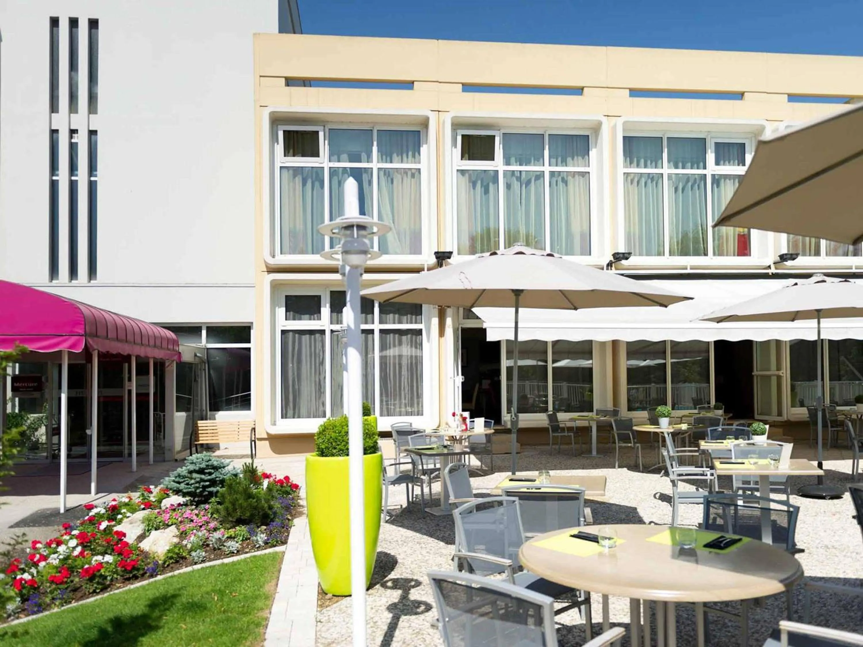 Restaurant/places to eat in Mercure Annemasse Porte De Genève