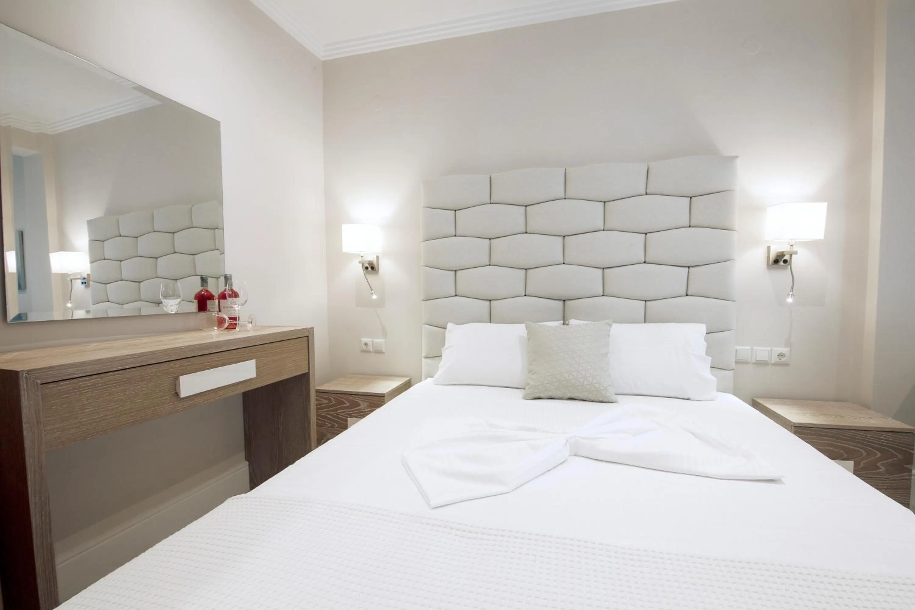 Bed in La Mer Apartments