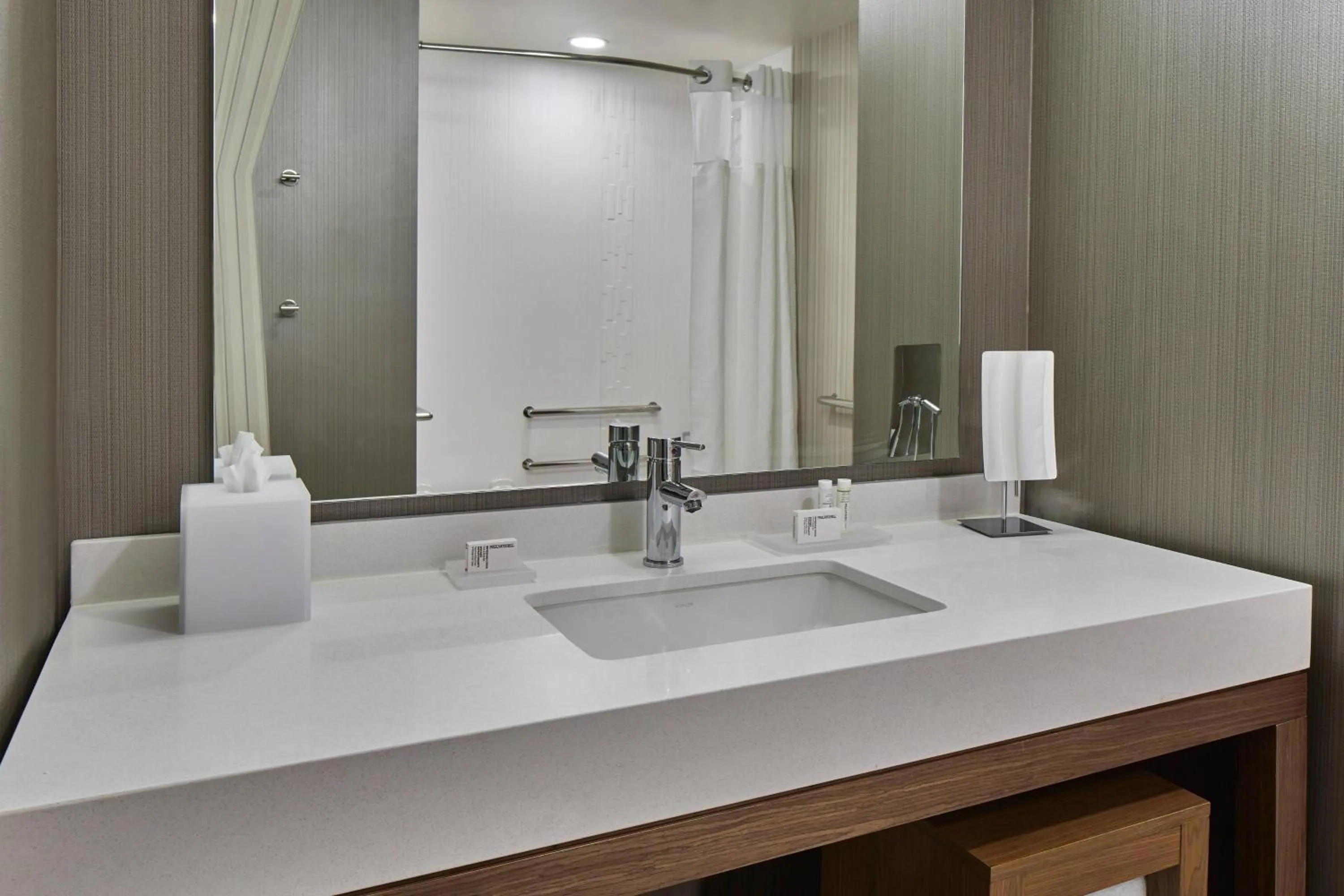 Bathroom in Courtyard by Marriott Albany Airport