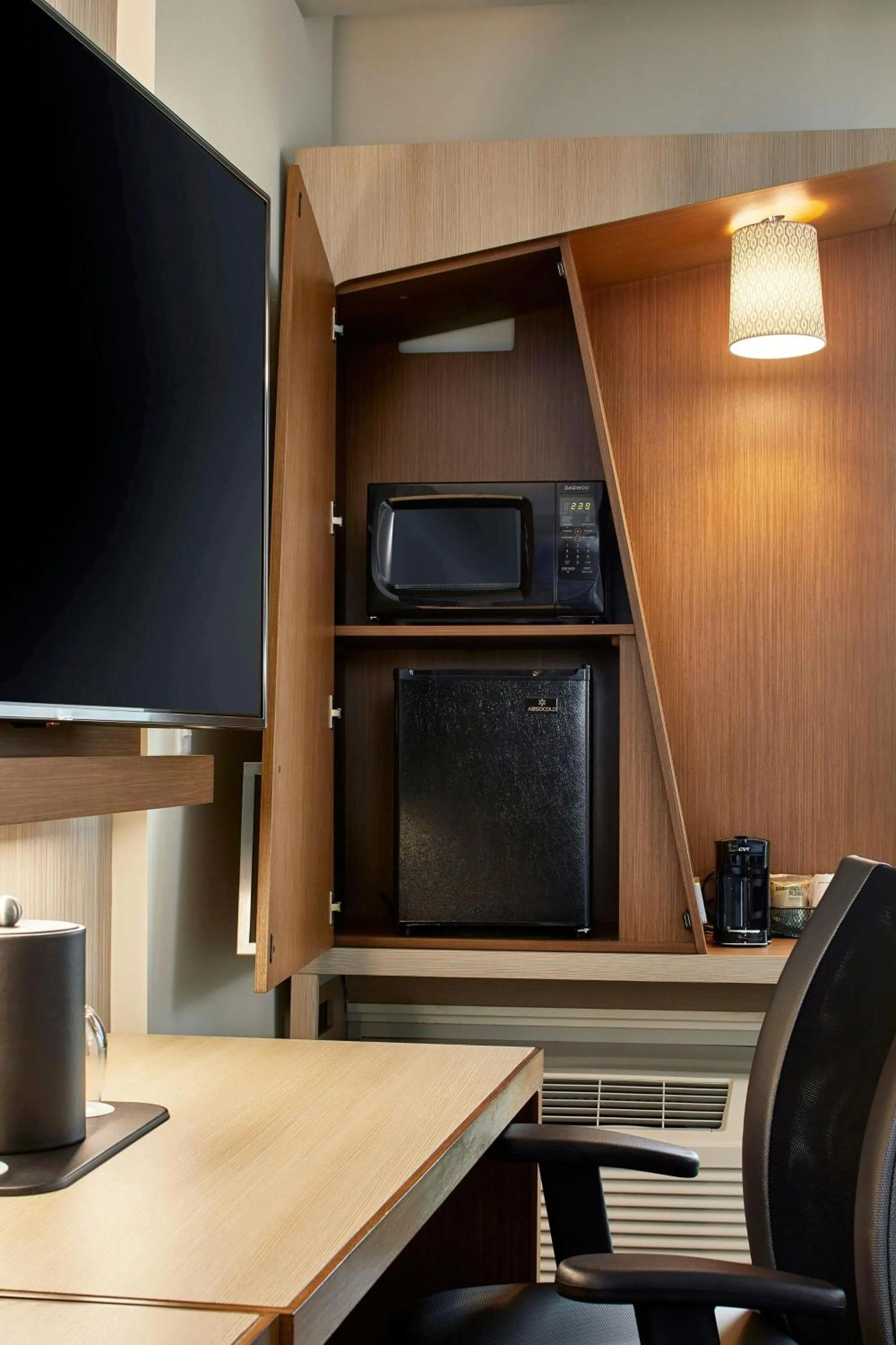 Photo of the whole room in Courtyard by Marriott Albany Airport