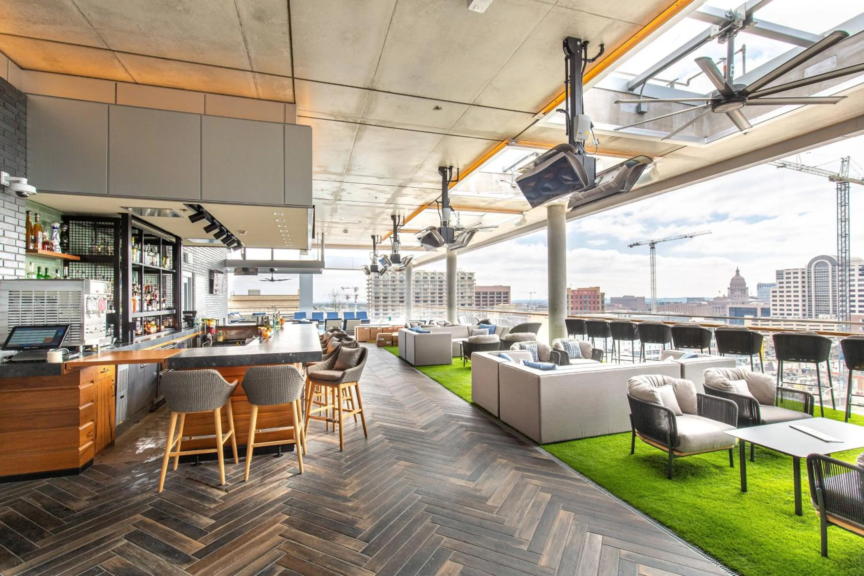 Lounge or bar in The Otis Hotel Austin, Autograph Collection