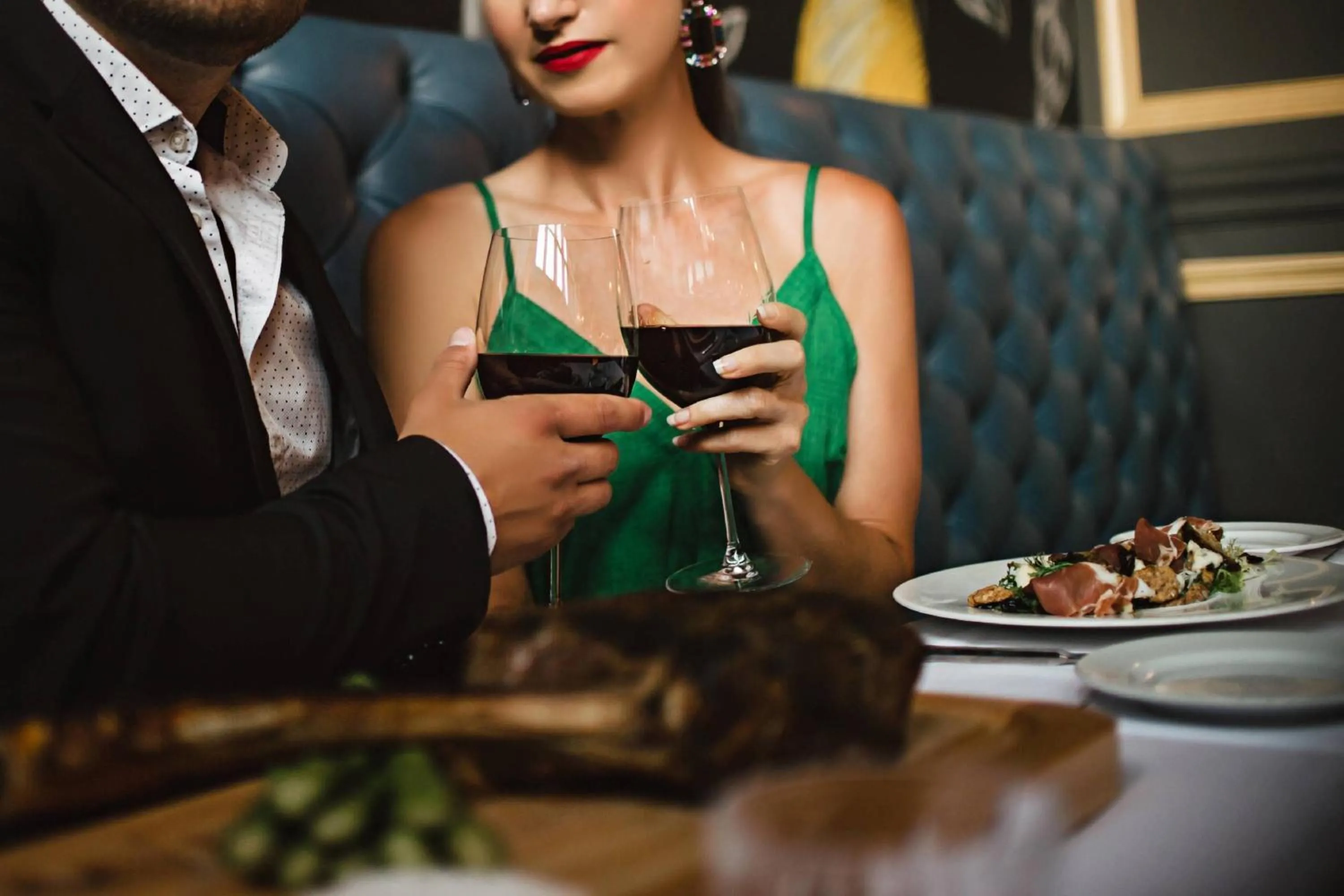 Restaurant/places to eat in The Lytle Park Hotel, Autograph Collection