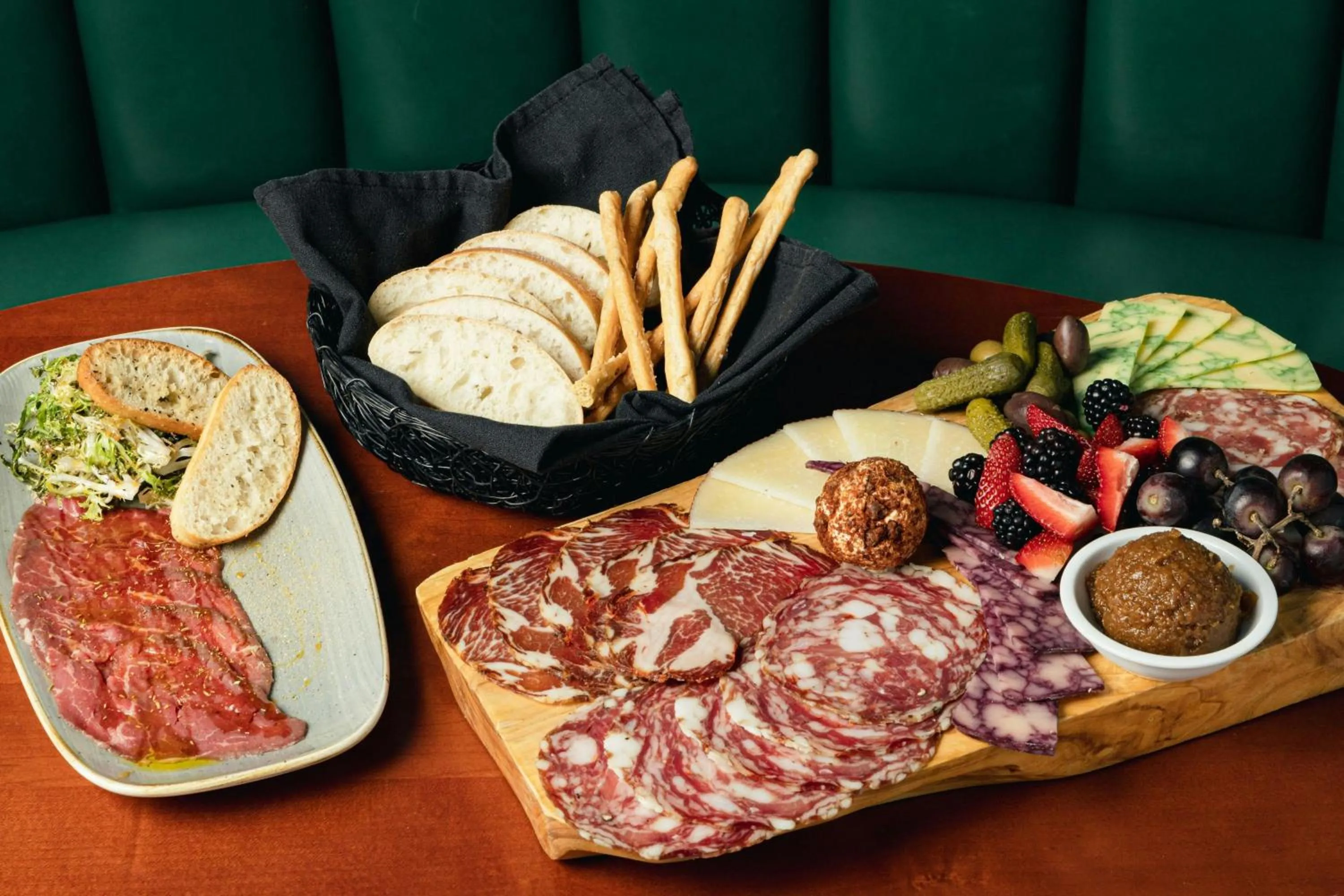 Restaurant/places to eat in The Lytle Park Hotel, Autograph Collection