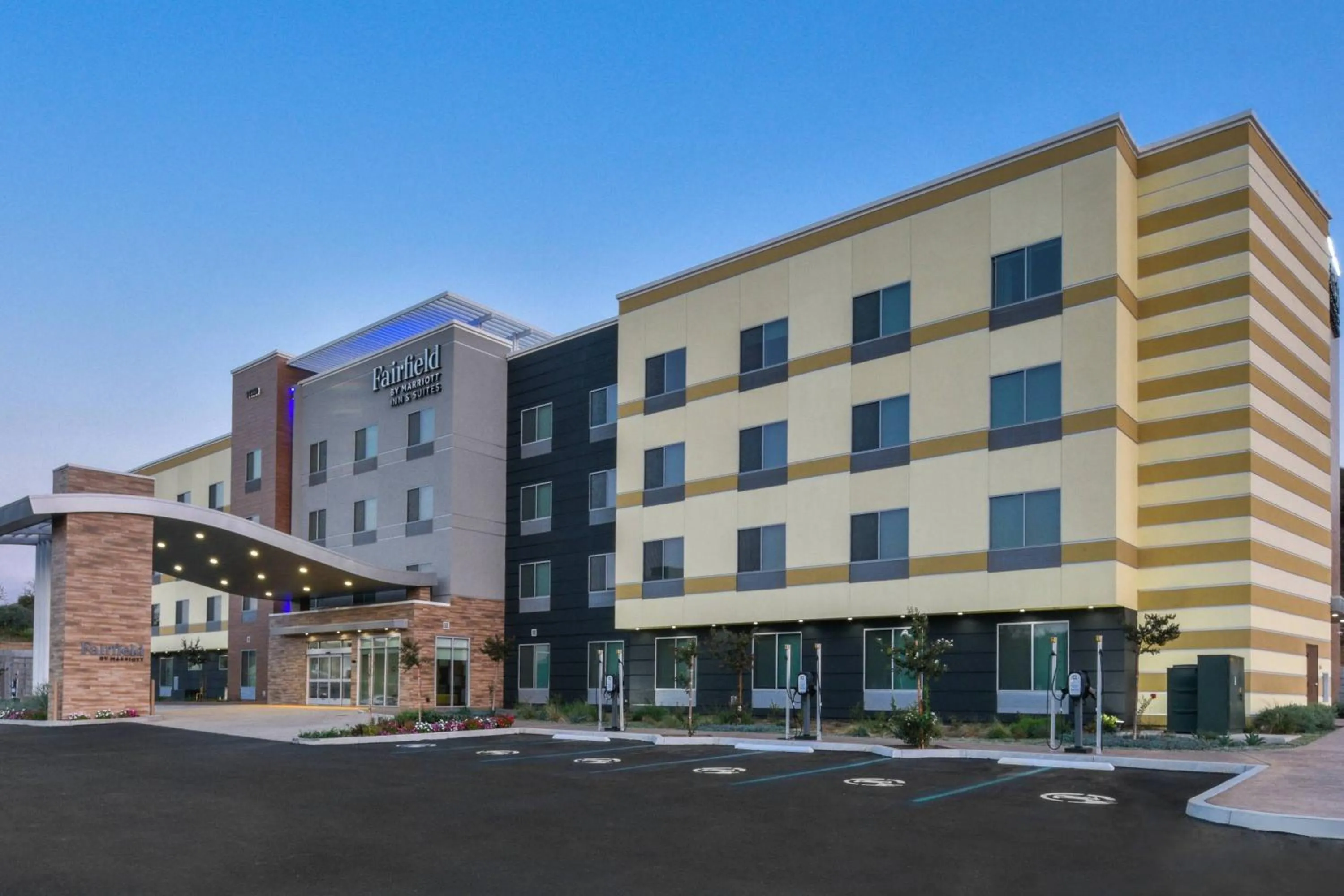 Property building in Fairfield Inn & Suites by Marriott Moorpark Ventura County
