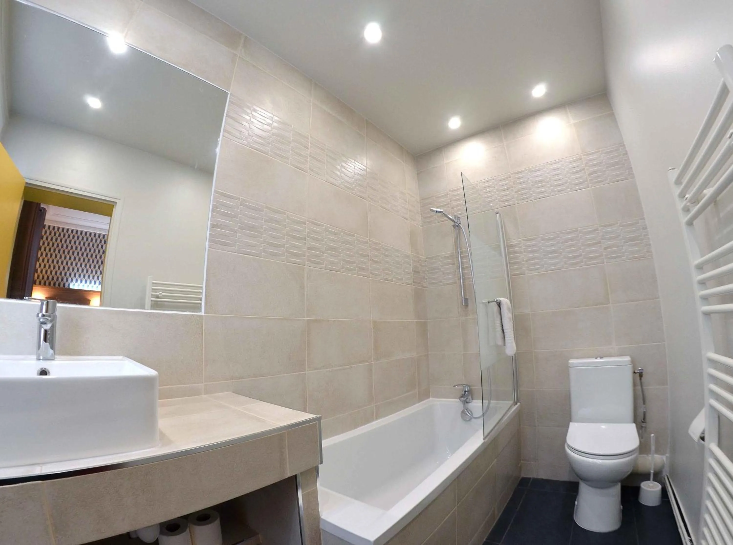 Bathroom in Ribera Eiffel