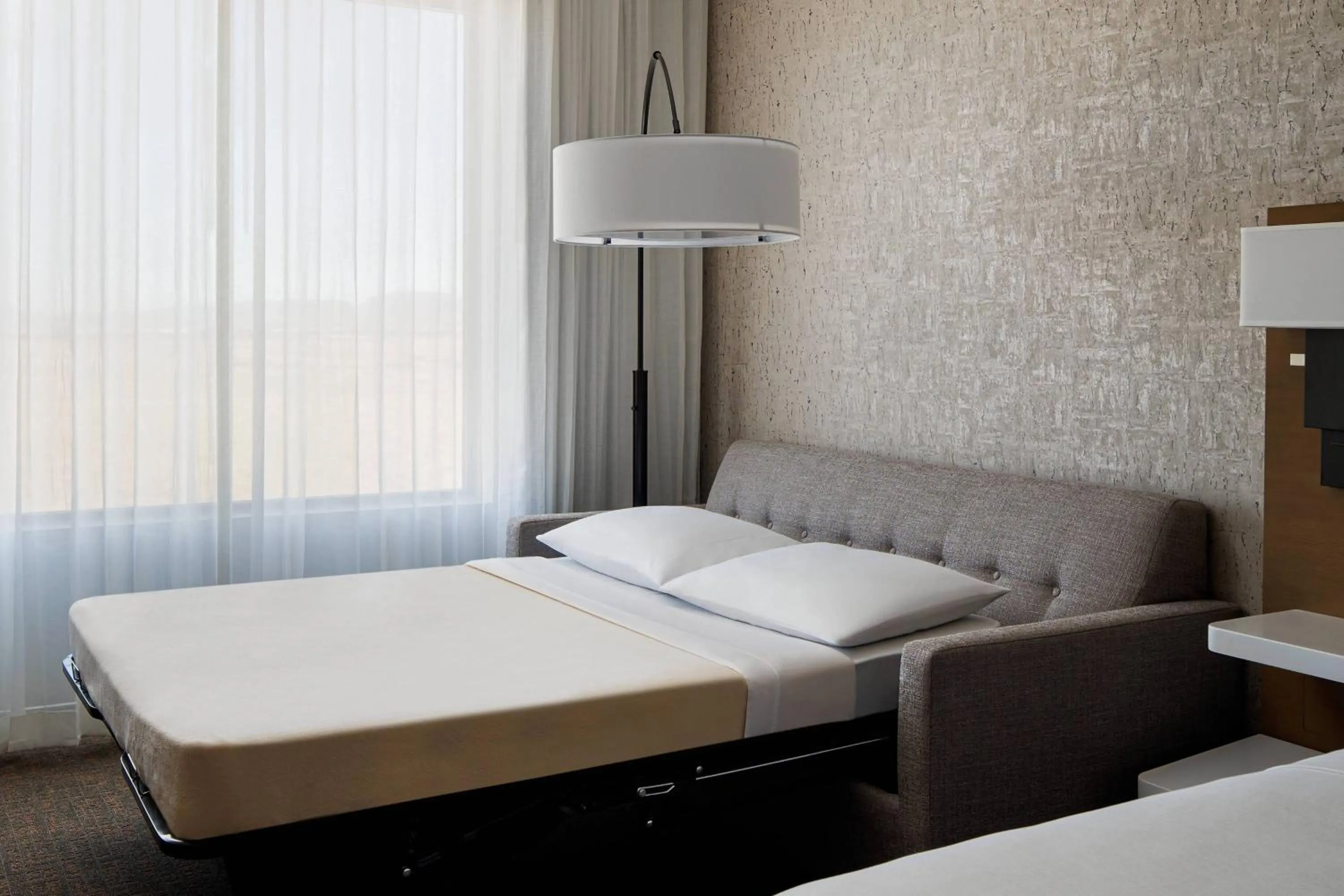 Photo of the whole room, Bed in Marriott Phoenix Chandler