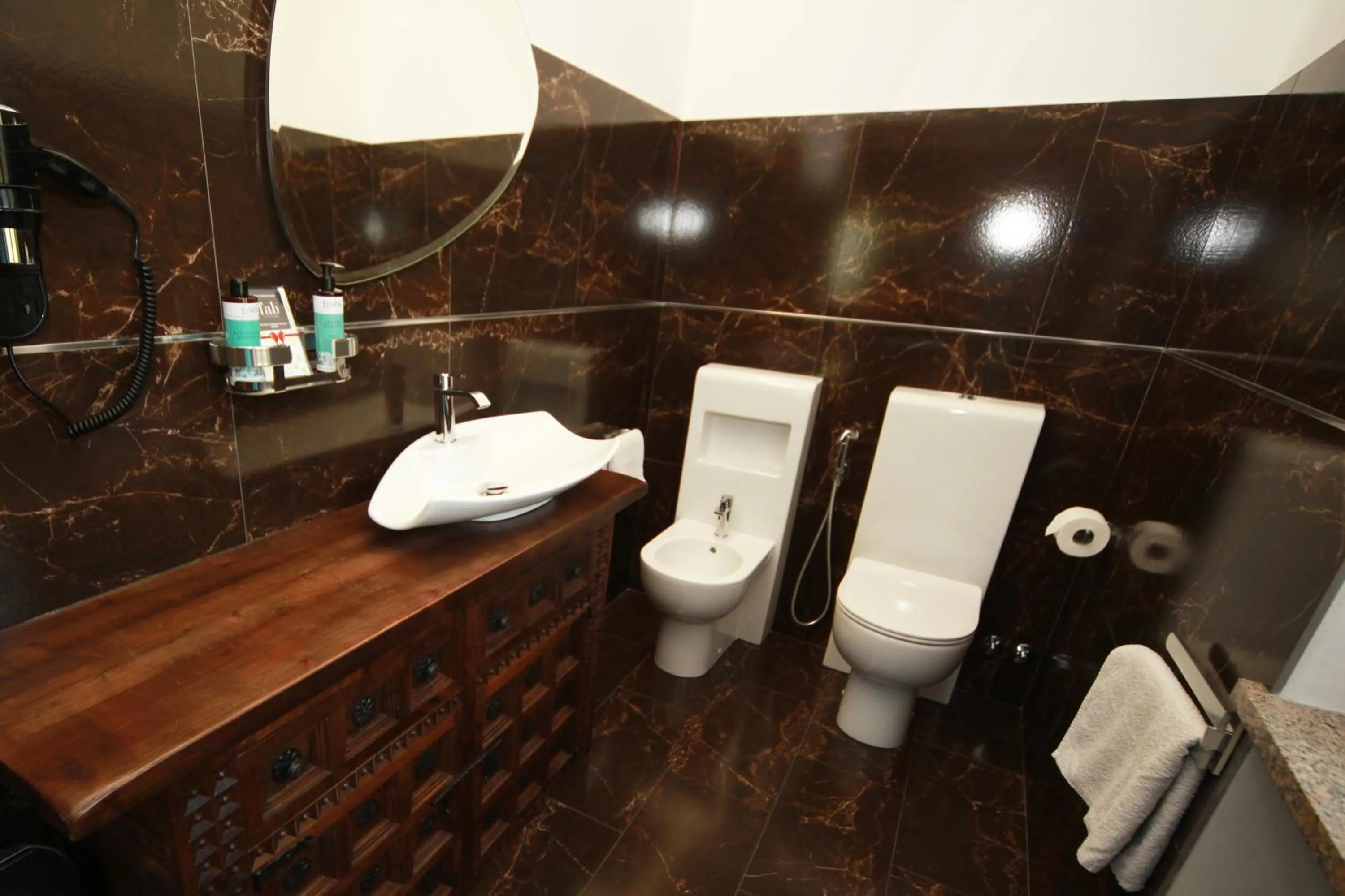 Bathroom in Sunshine-bnb