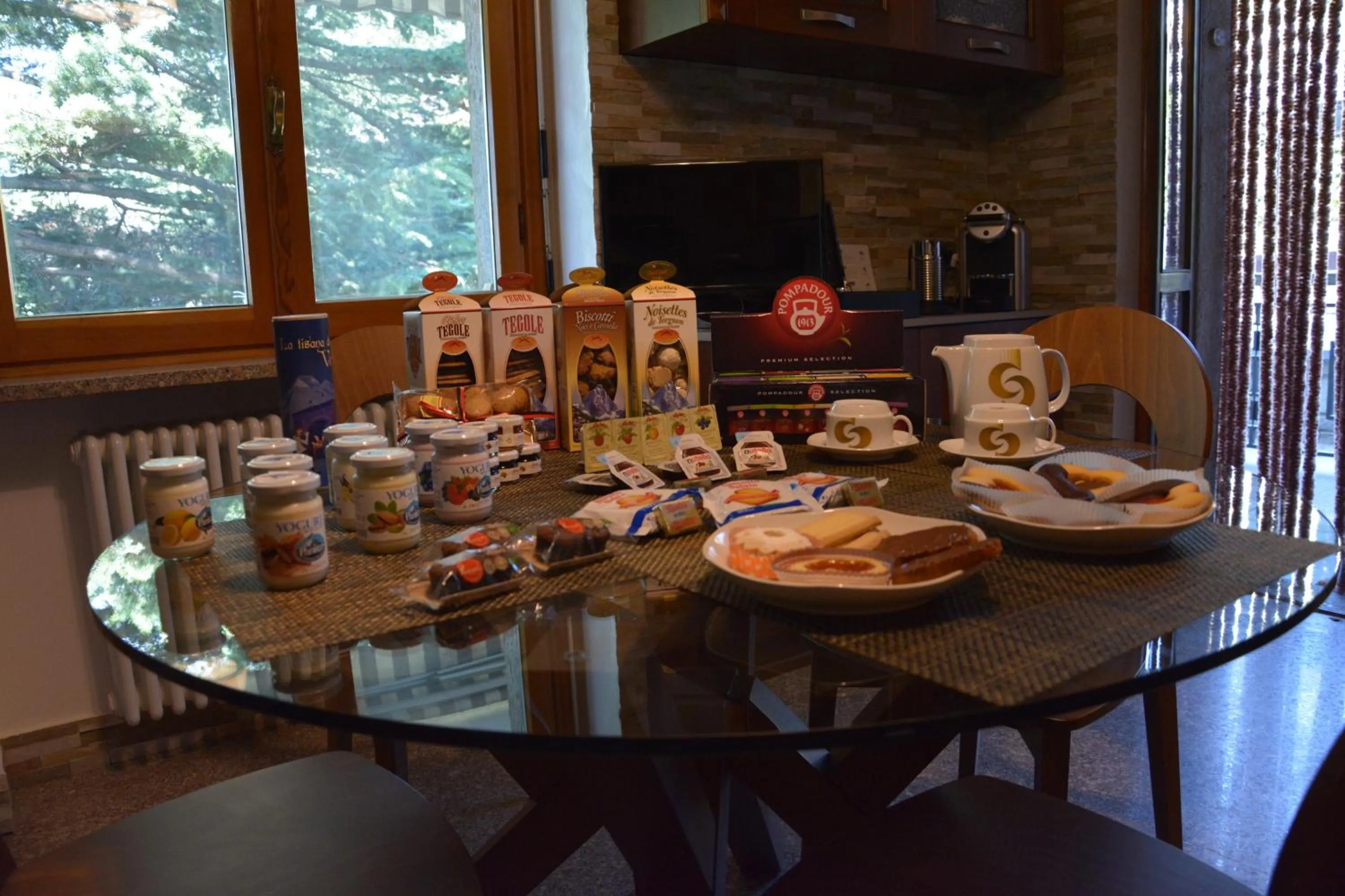 Italian breakfast in Sunshine-bnb