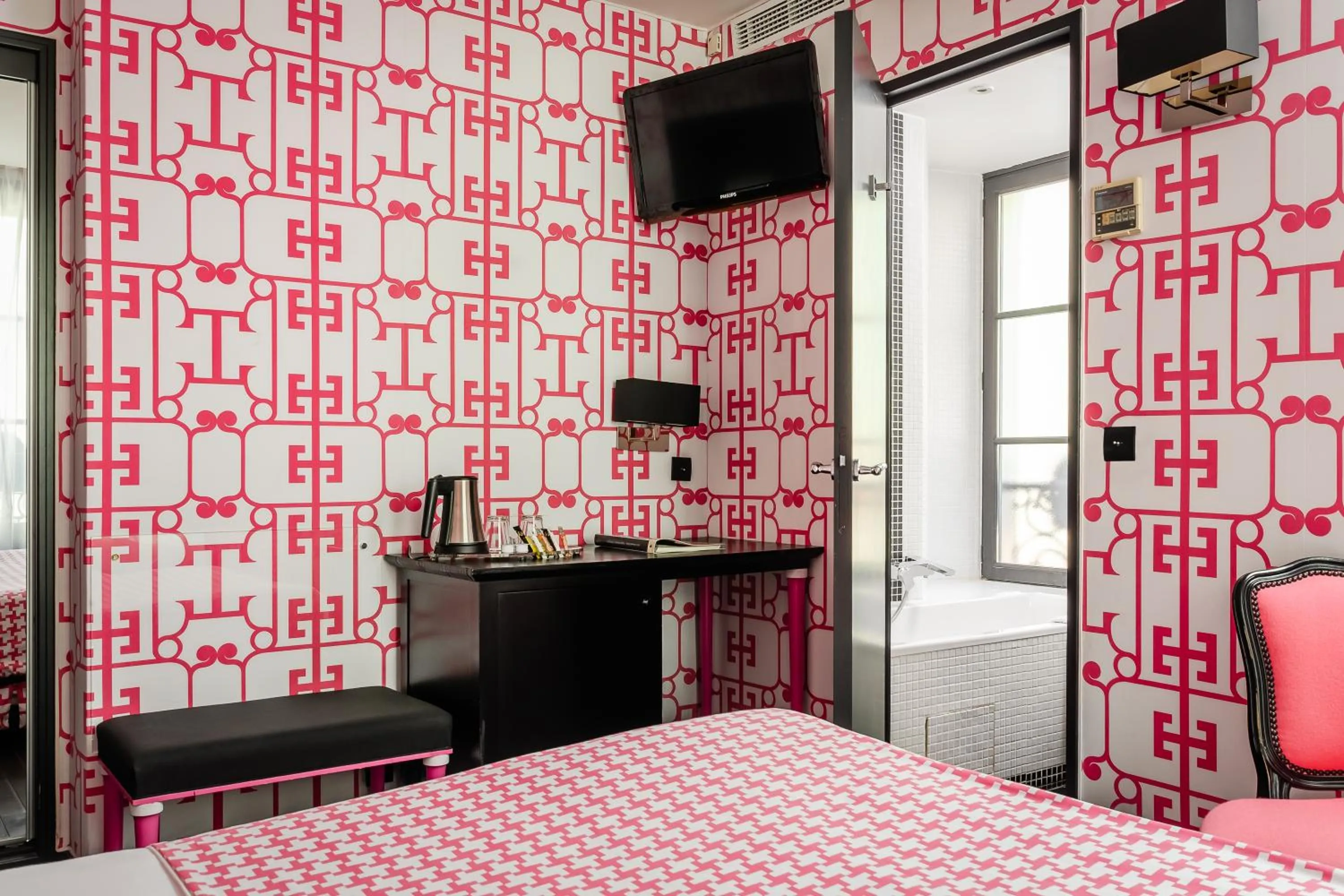 Bedroom in Monceau Elysées