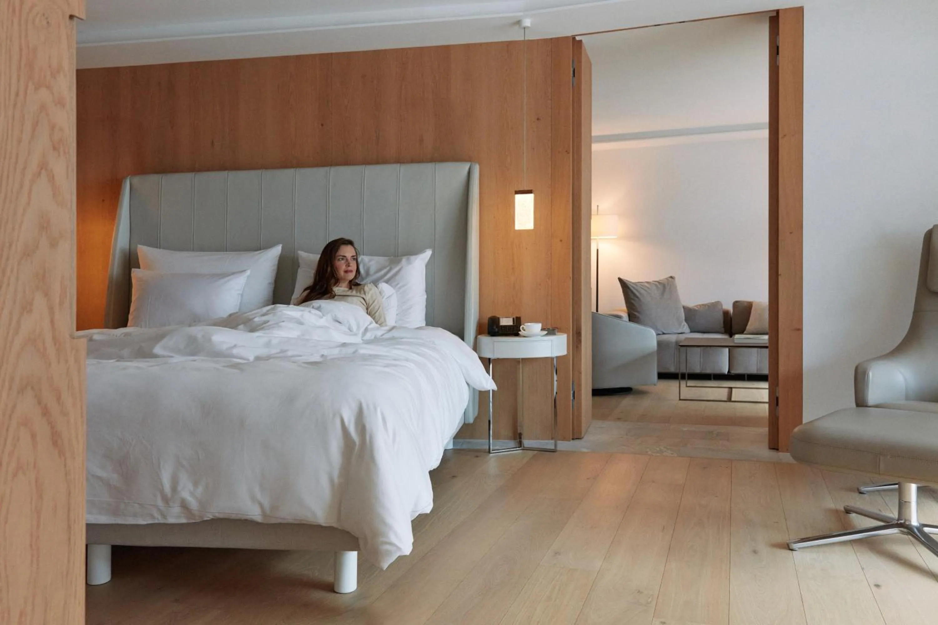 Living room, Bed in 7132 Hotel