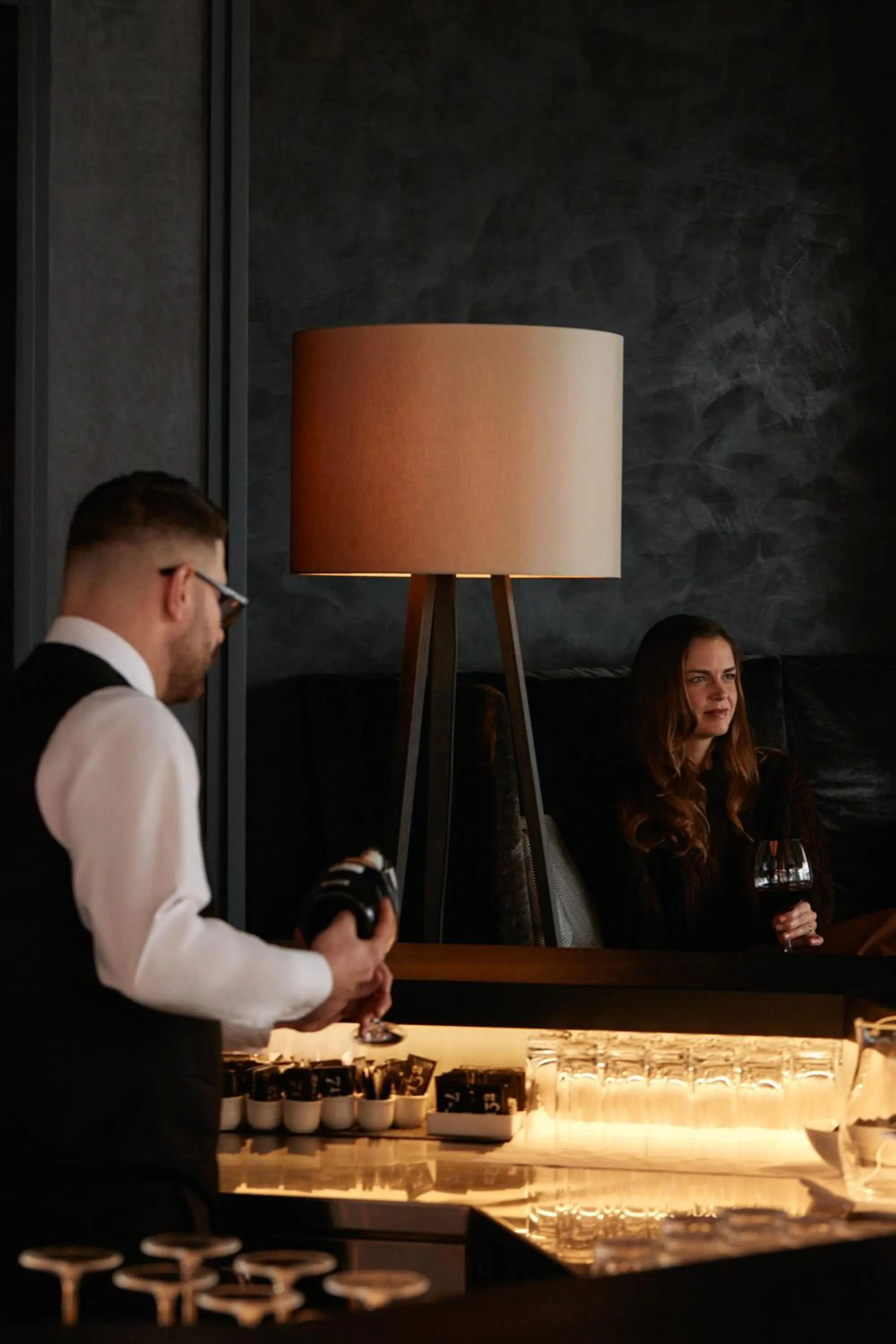 Restaurant/places to eat in 7132 Hotel