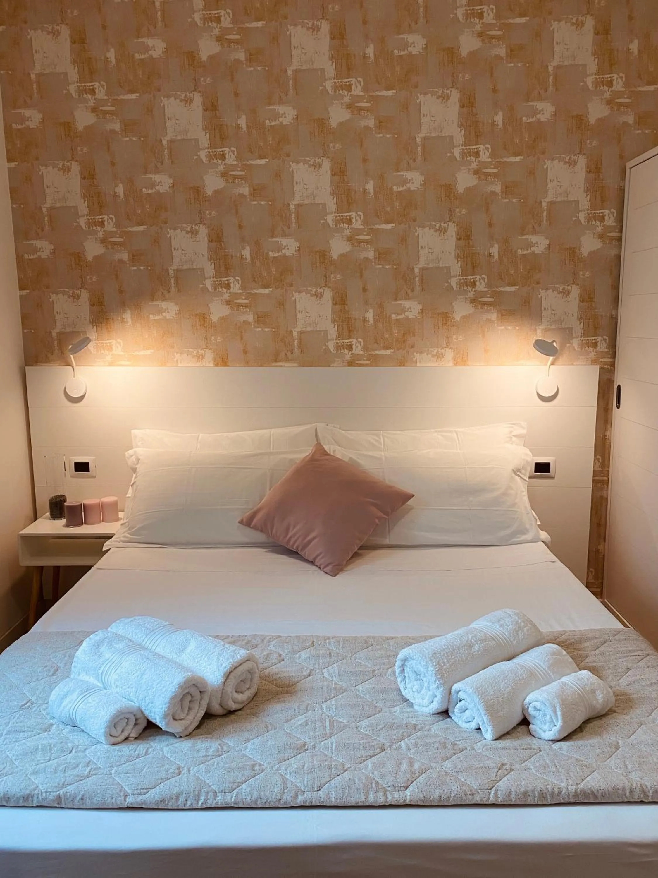 Bed in Rimini Bay Suites&Residence