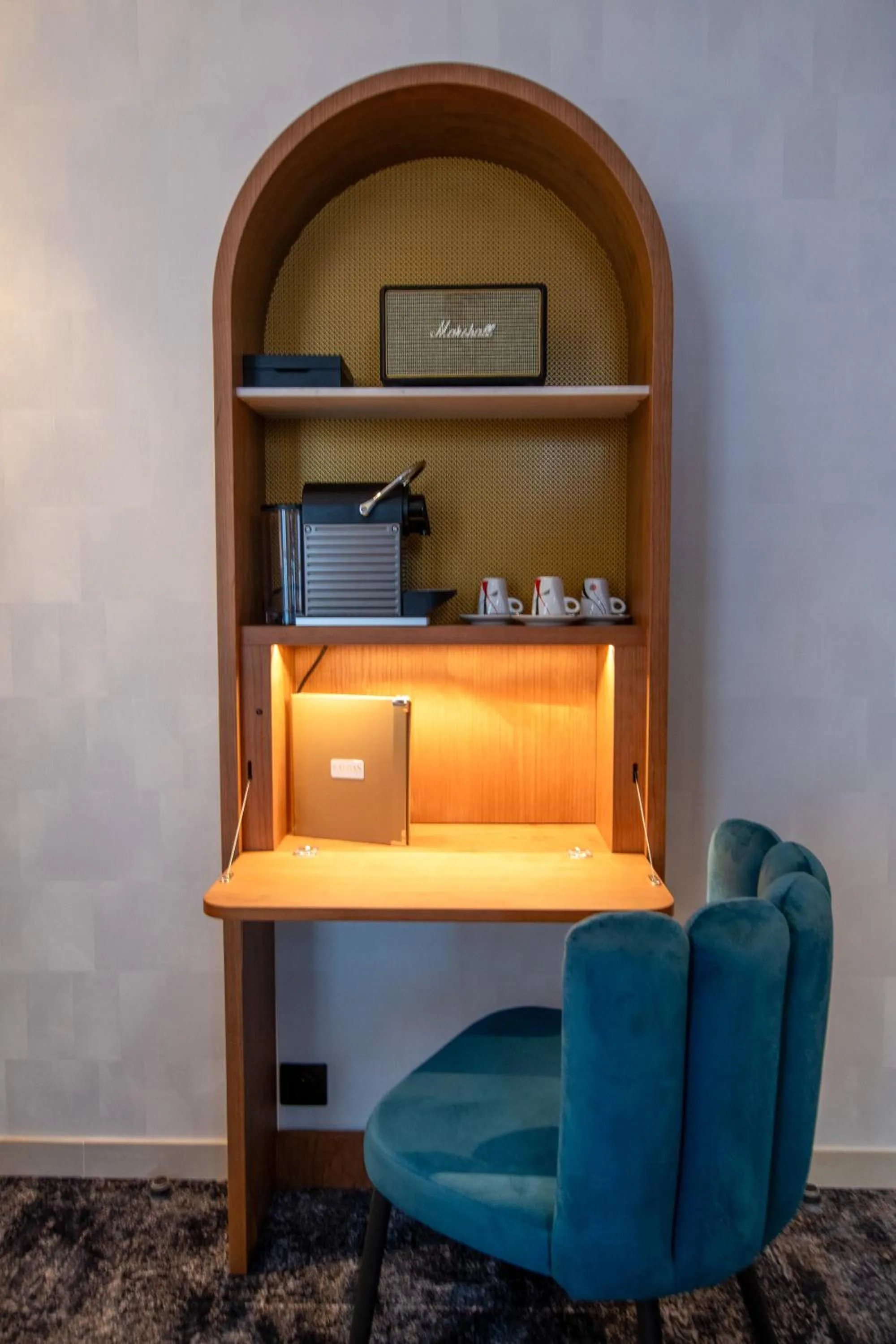 Seating area in Hotel Du Cadran