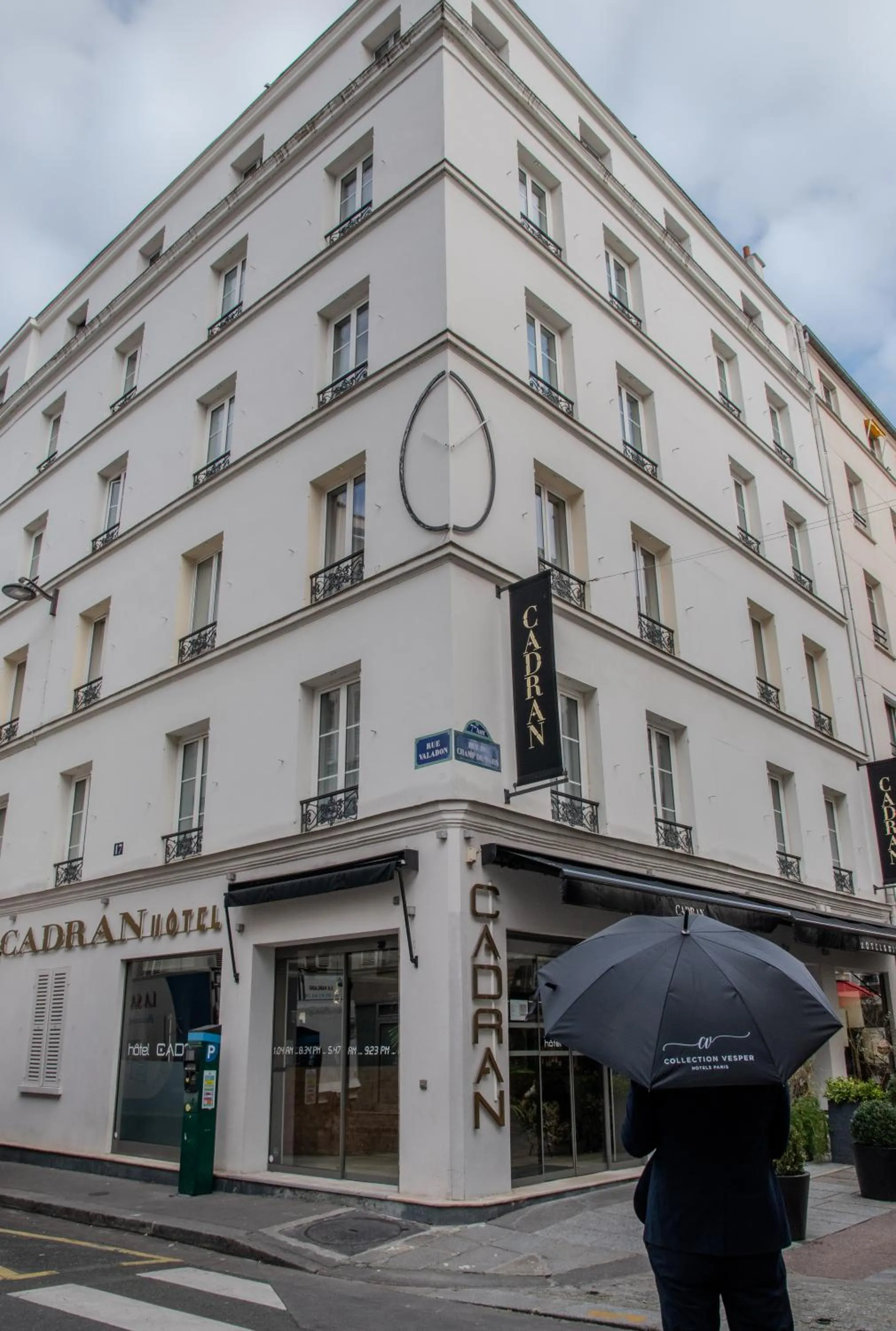 Facade/entrance in Hotel Du Cadran