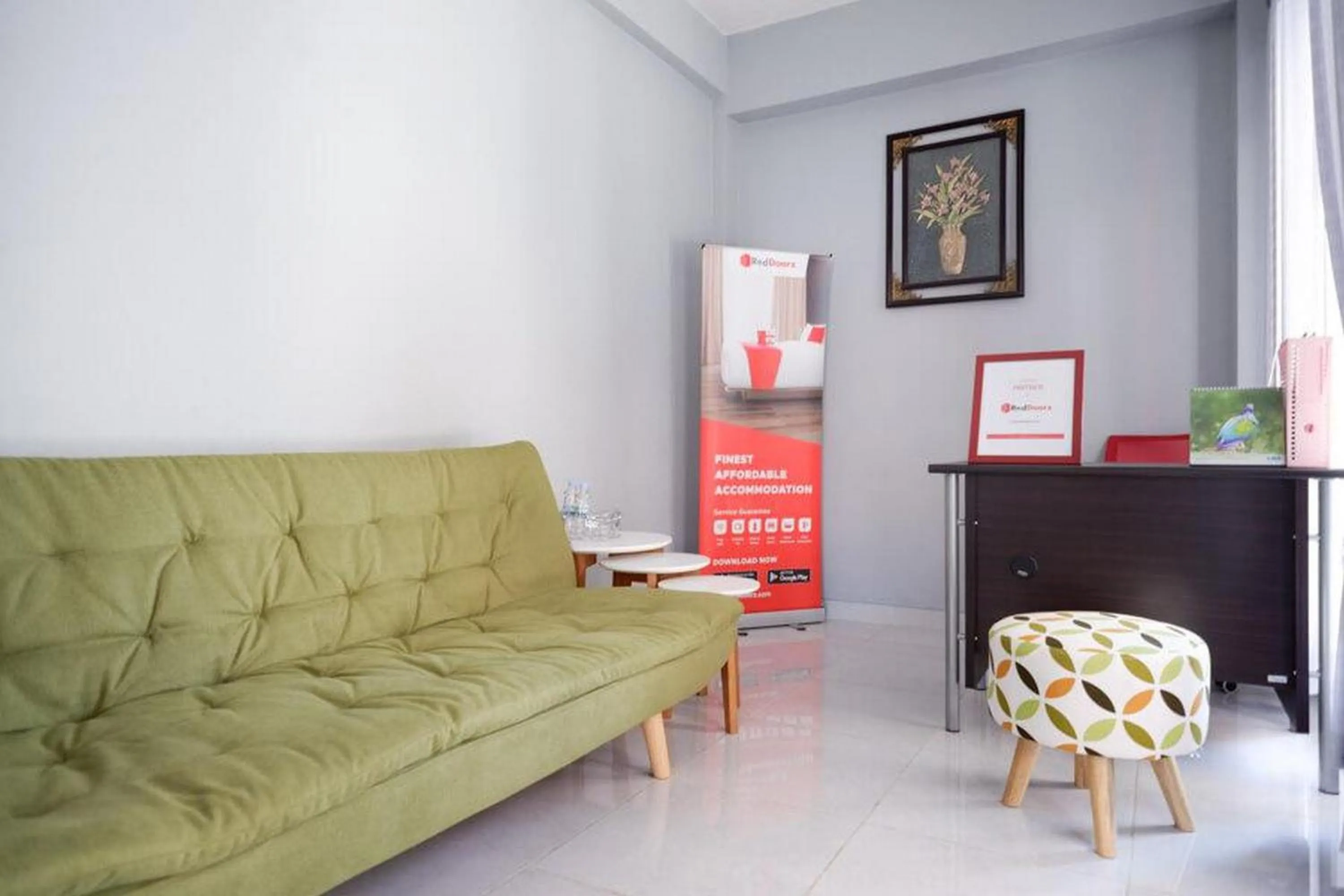 Lobby or reception in RedDoorz Syariah near RSUD Margono Purwokerto