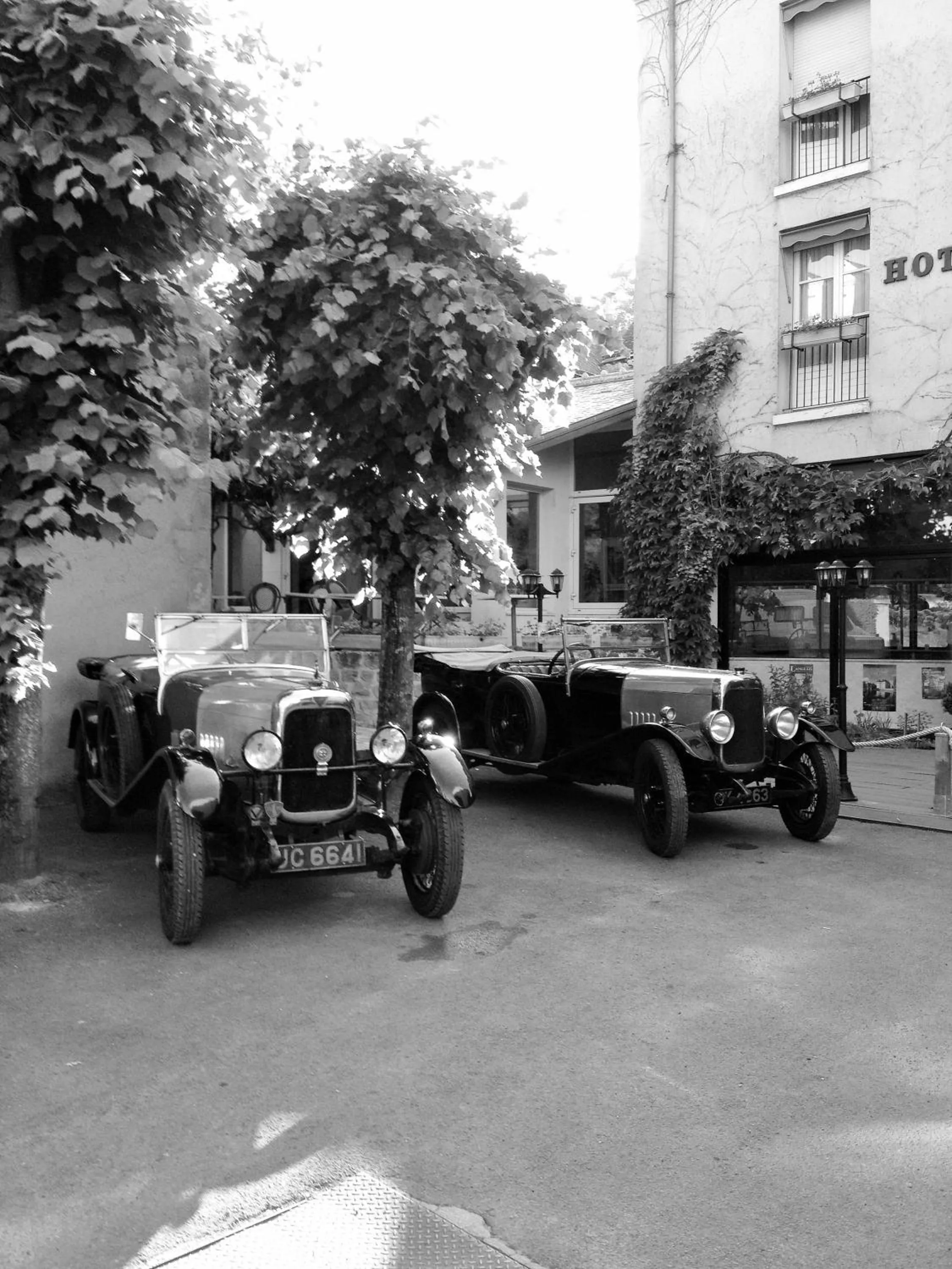 Facade/entrance in Hotel Val De Loire