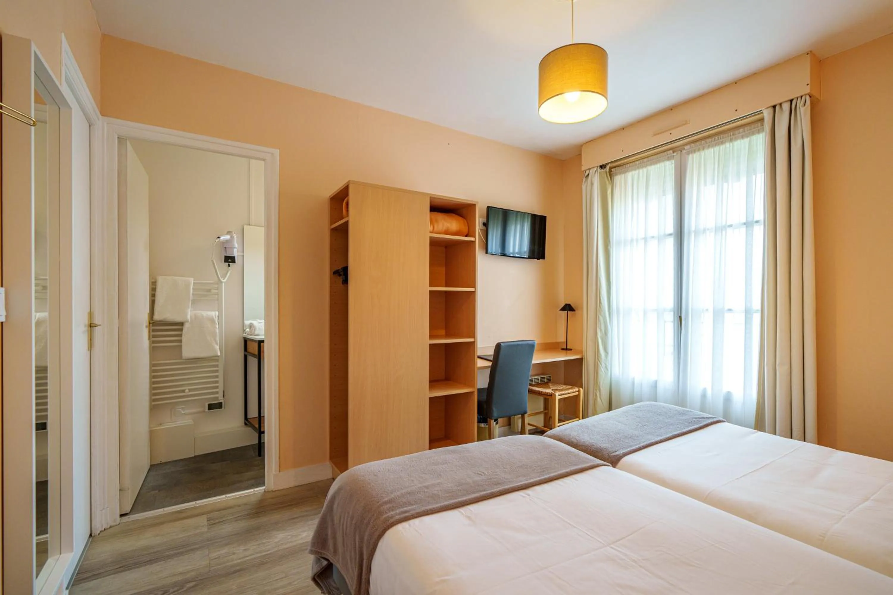 Bed in Hotel Val De Loire