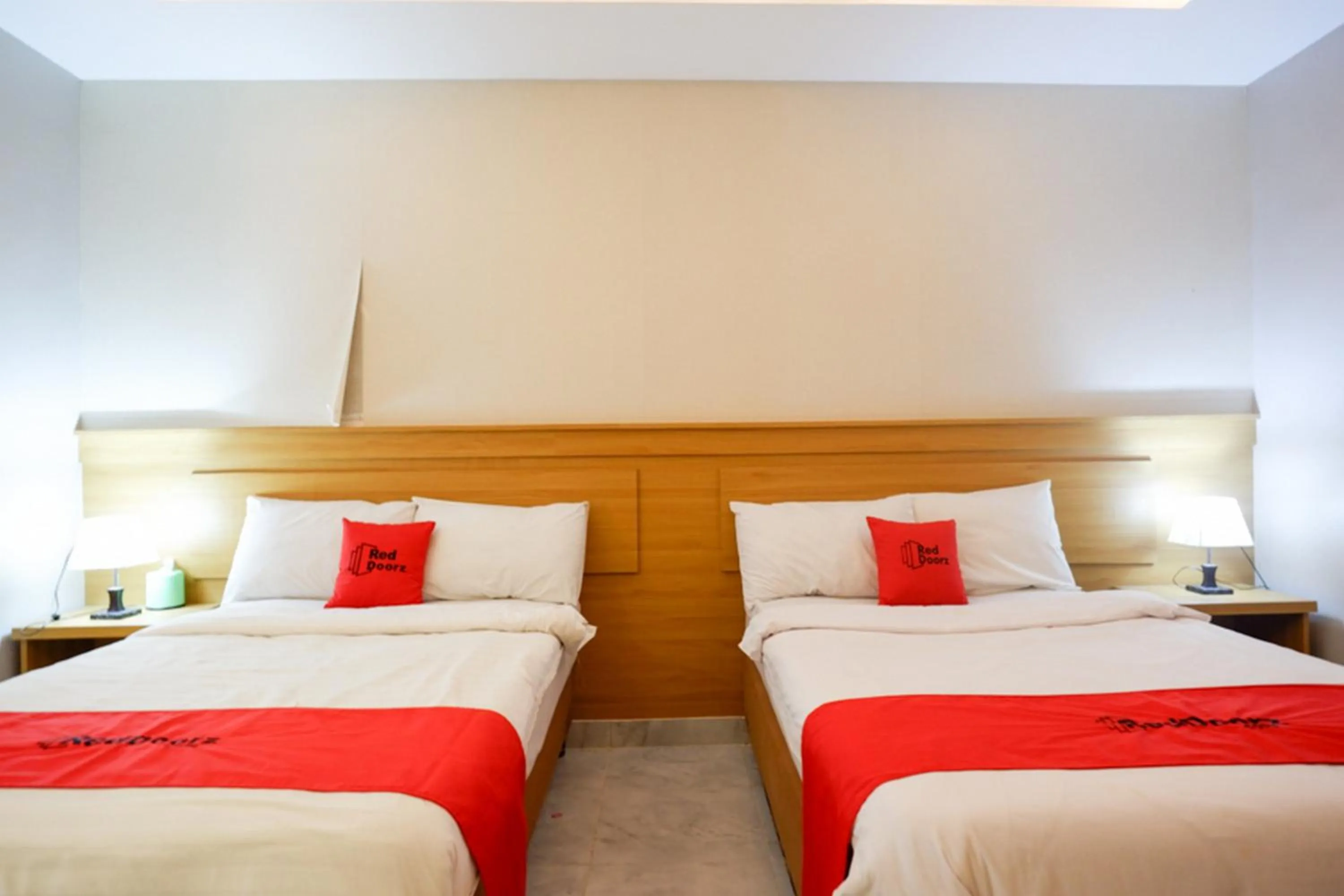 Bedroom, Bed in RedDoorz Plus at Hotel Srikandi Kendari