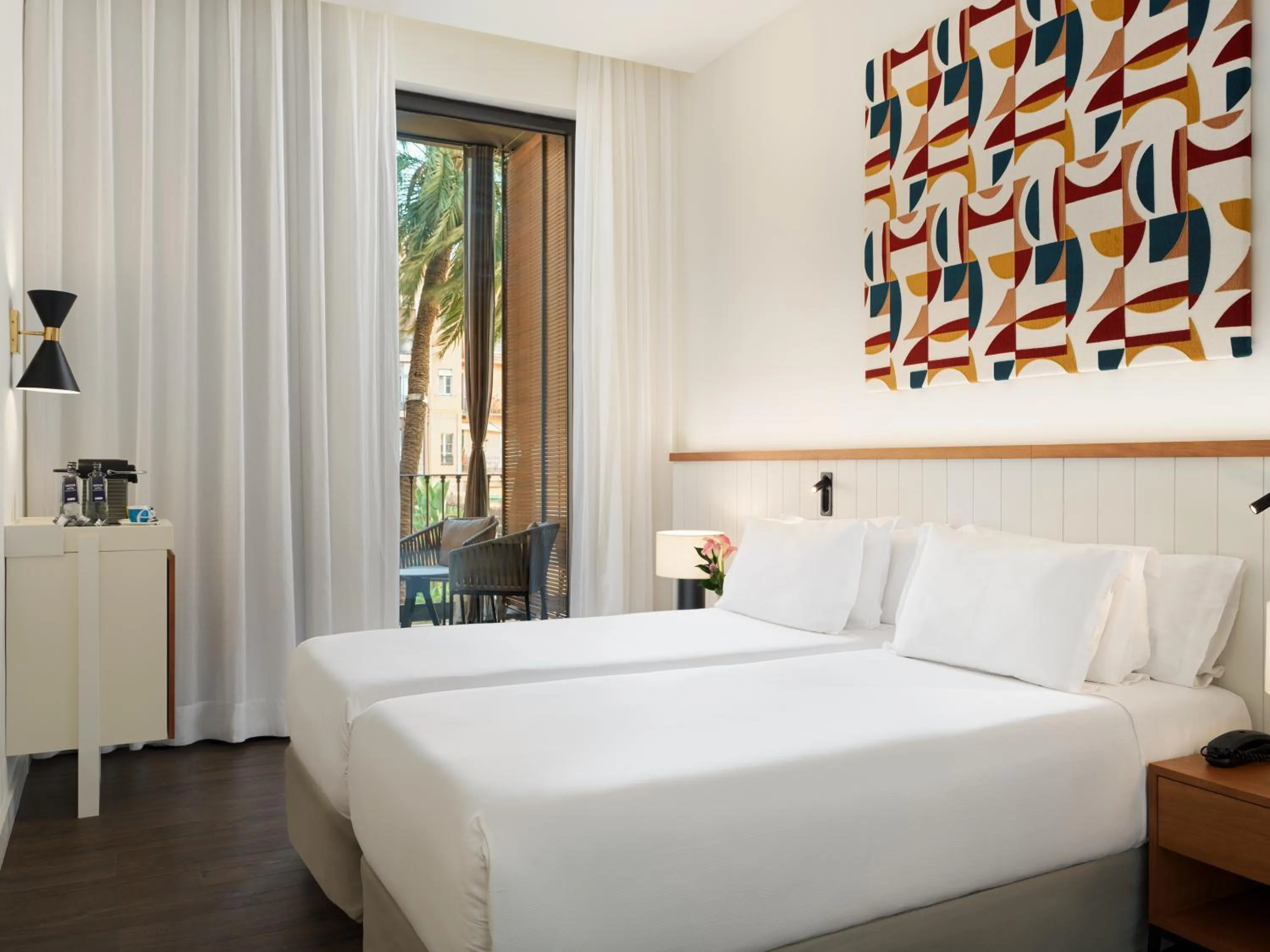 Bedroom, Bed in H10 Urquinaona Plaza