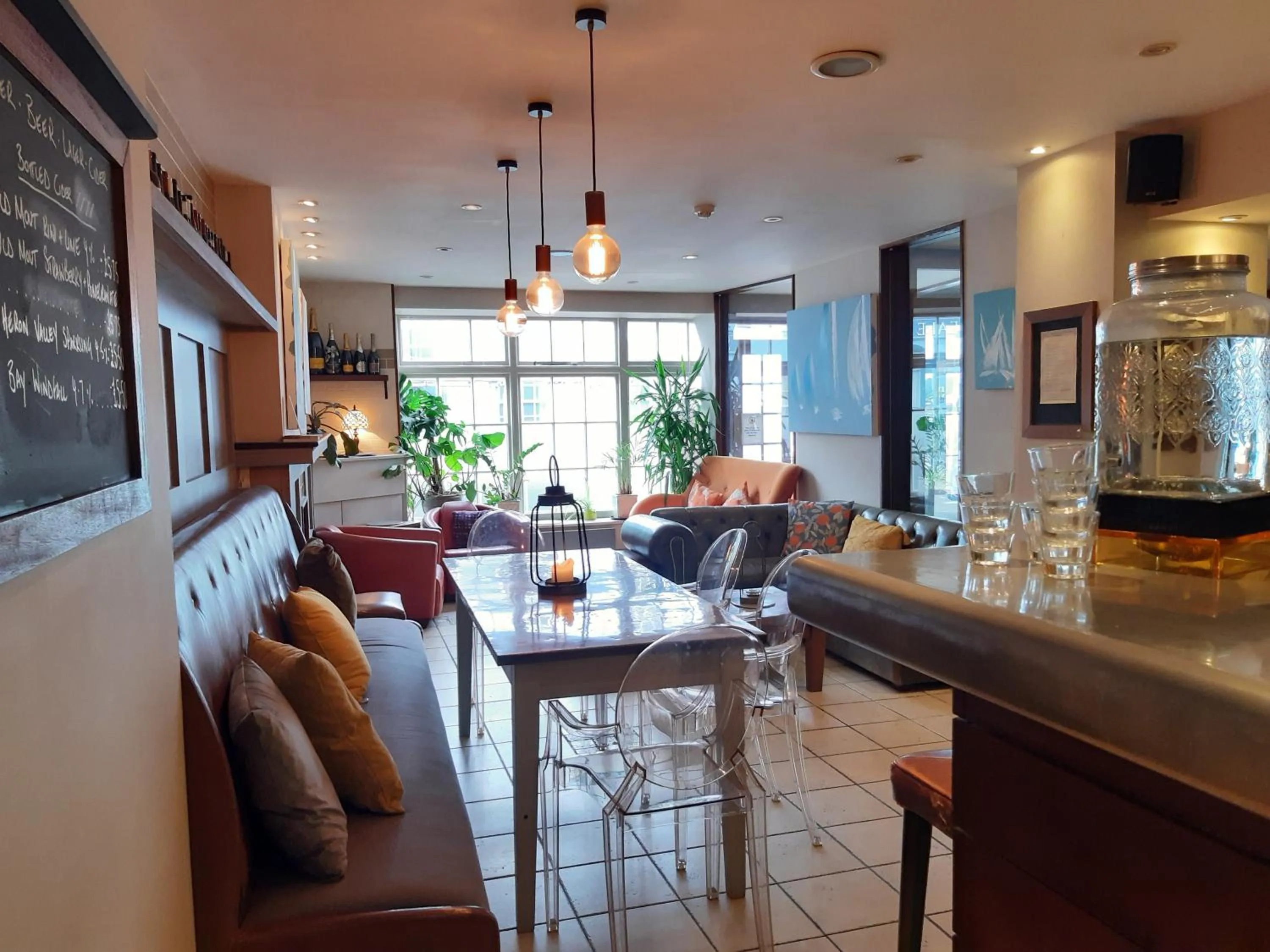 Lounge or bar in Browns Hotel