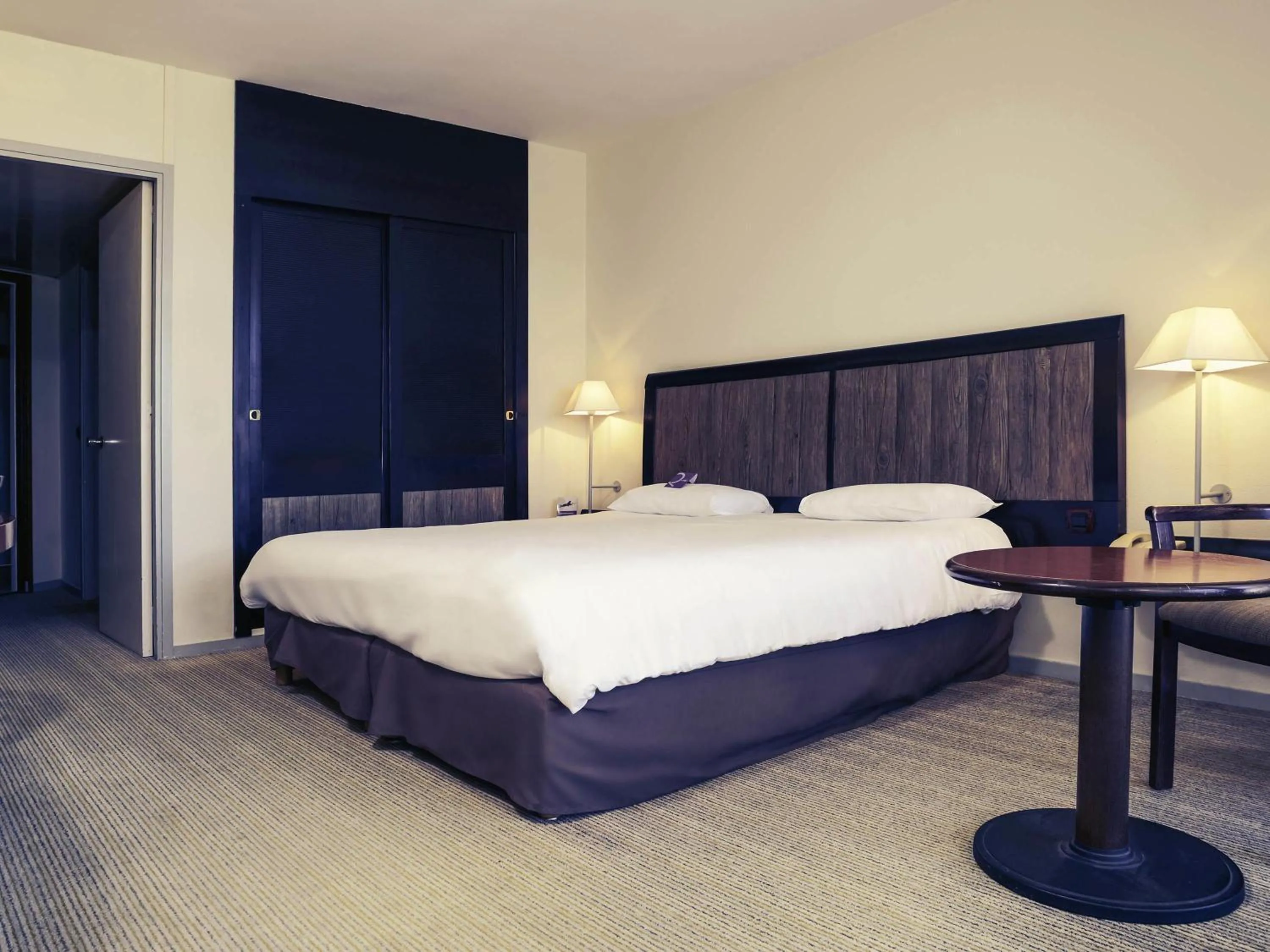 Classic Double Room with Harbor View in Mercure Port La Grande Motte