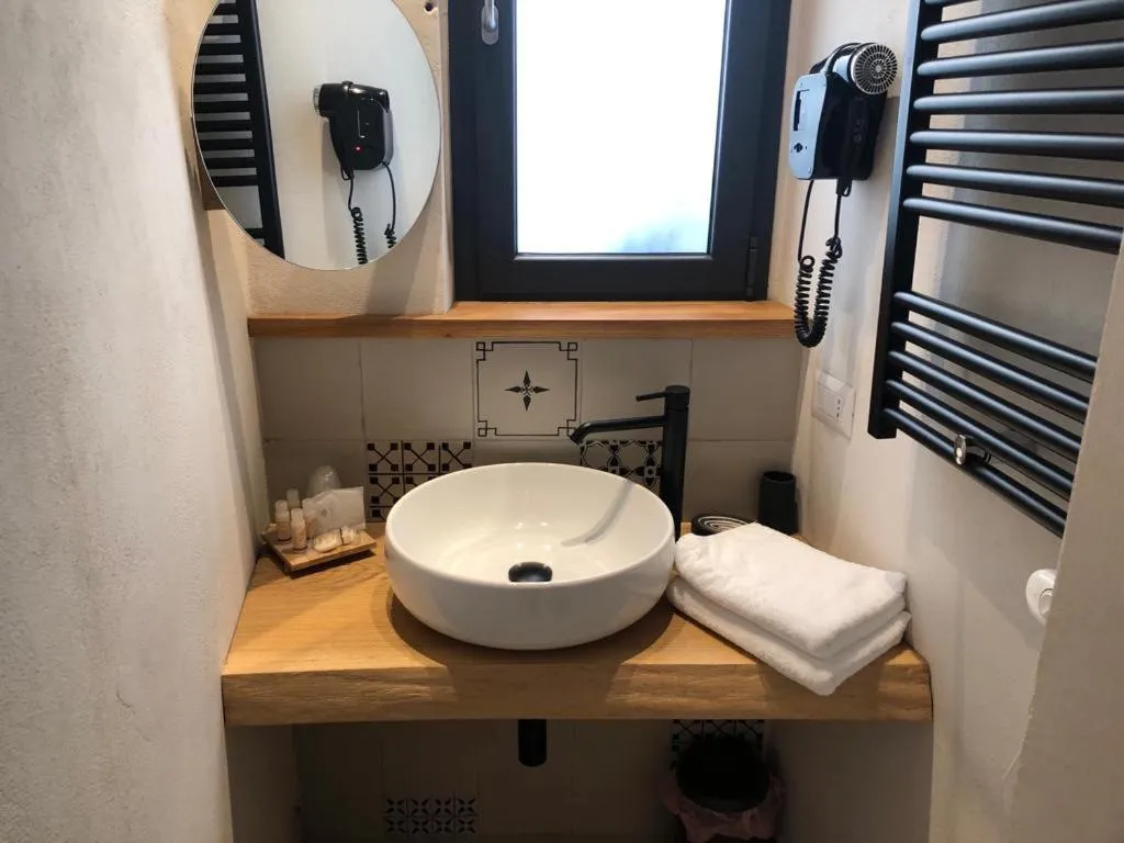 Bathroom in Locus Pendinelli Trani