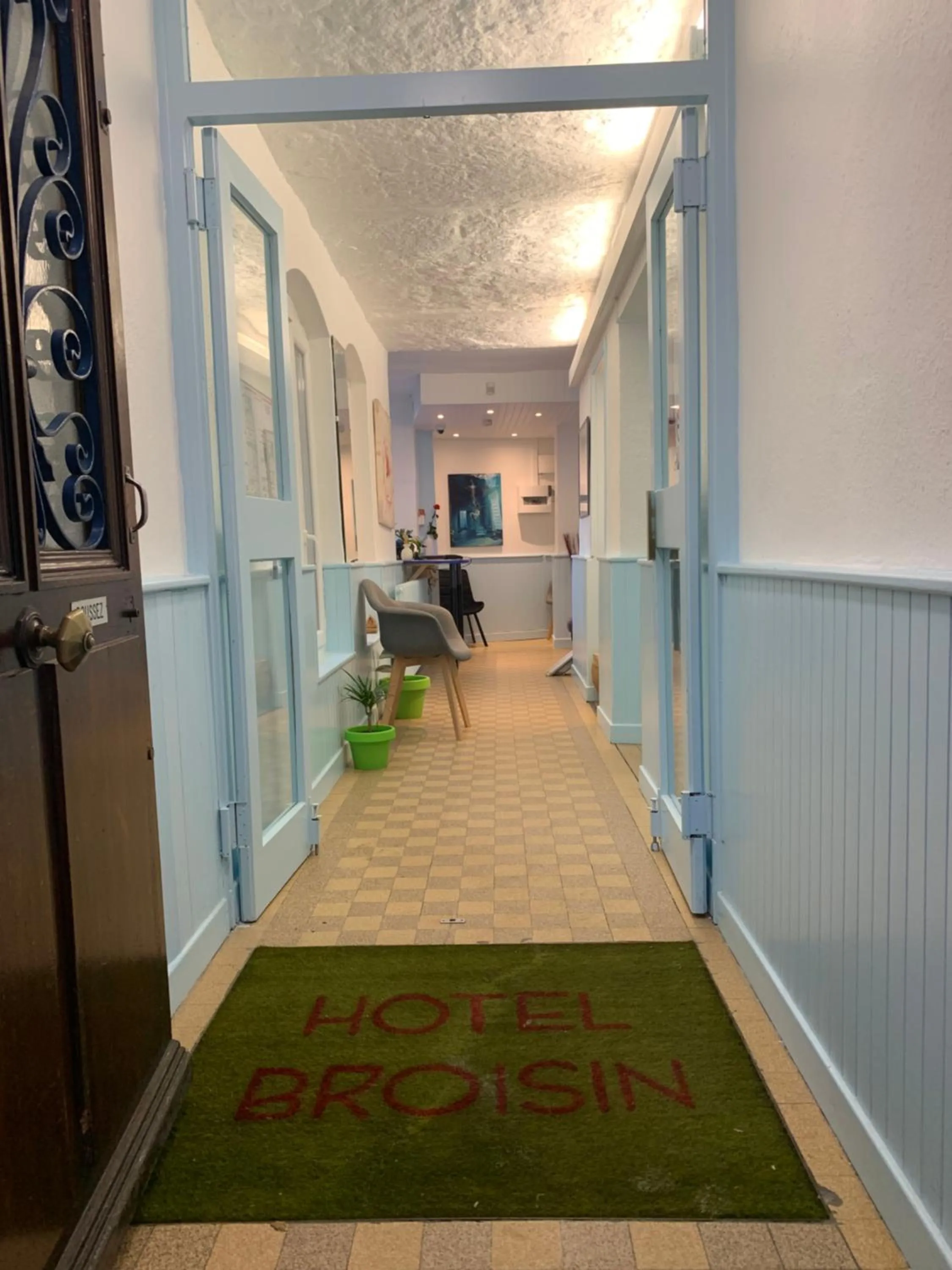 Property building in Initial by balladins, Hôtel Restaurant Broisin