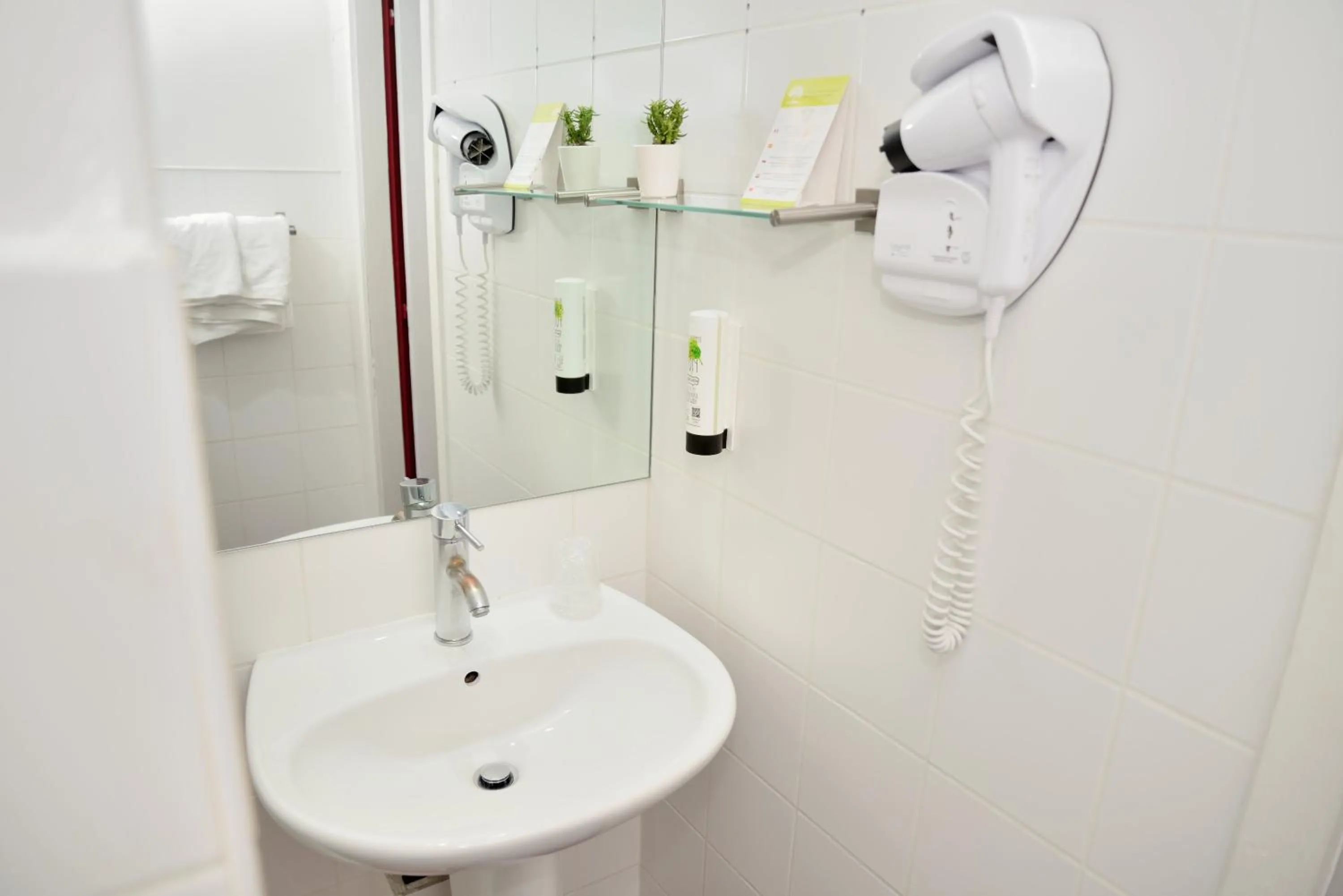 Shower in EtC...Hôtel - Strasbourg Hyper Centre