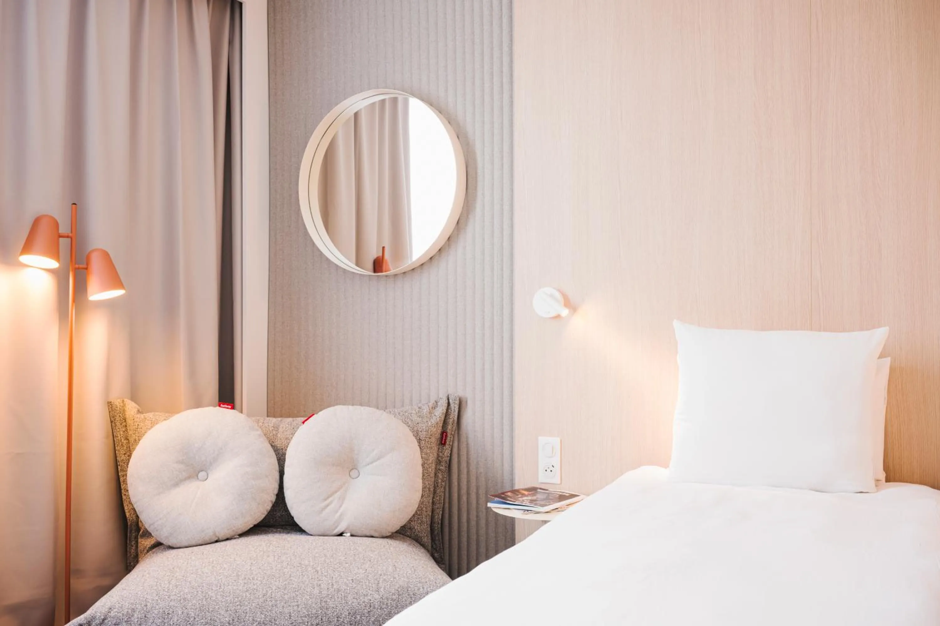 Bedroom, Bed in Novotel Bordeaux Lac