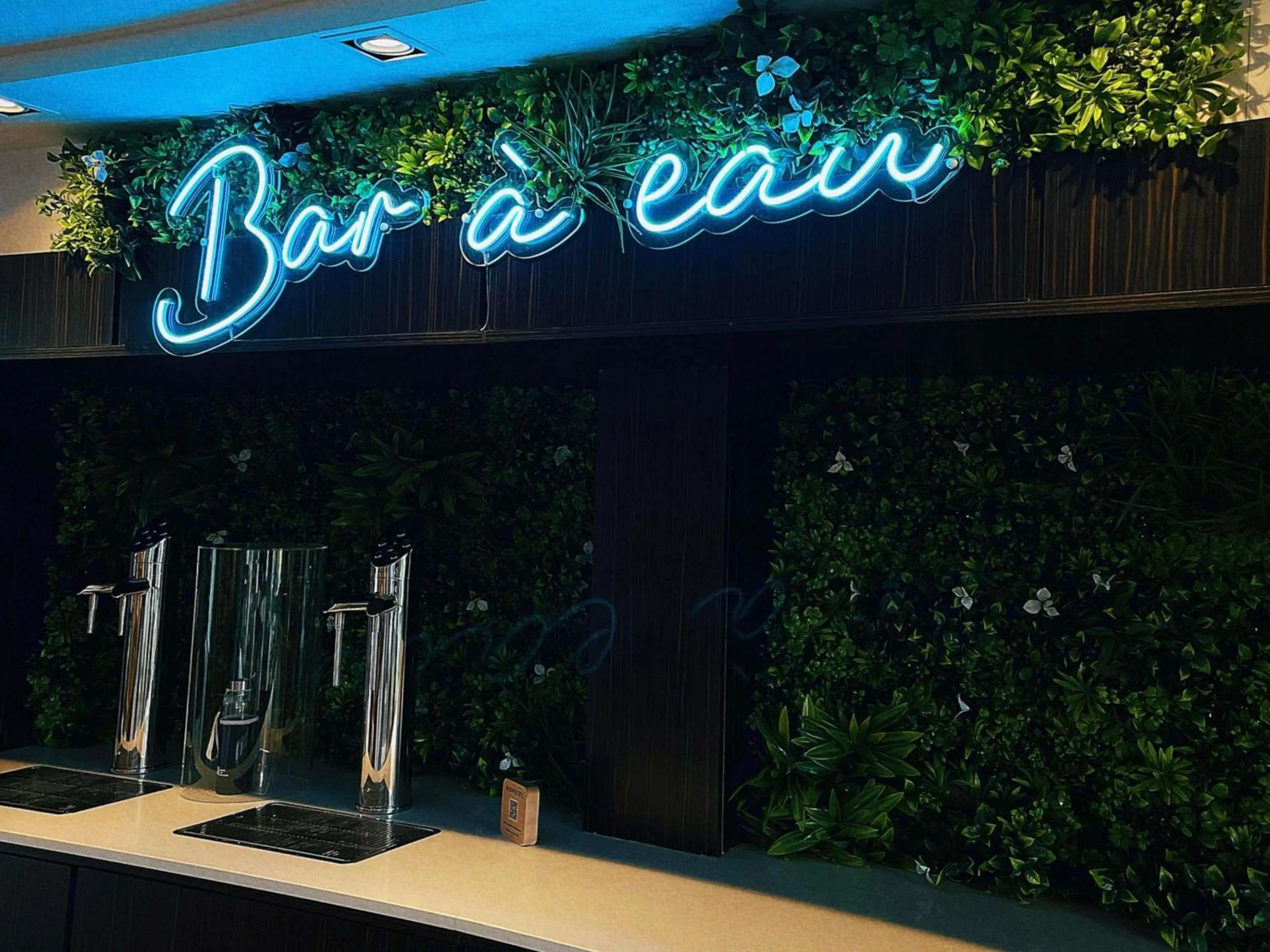 Property building in Novotel Bordeaux Lac