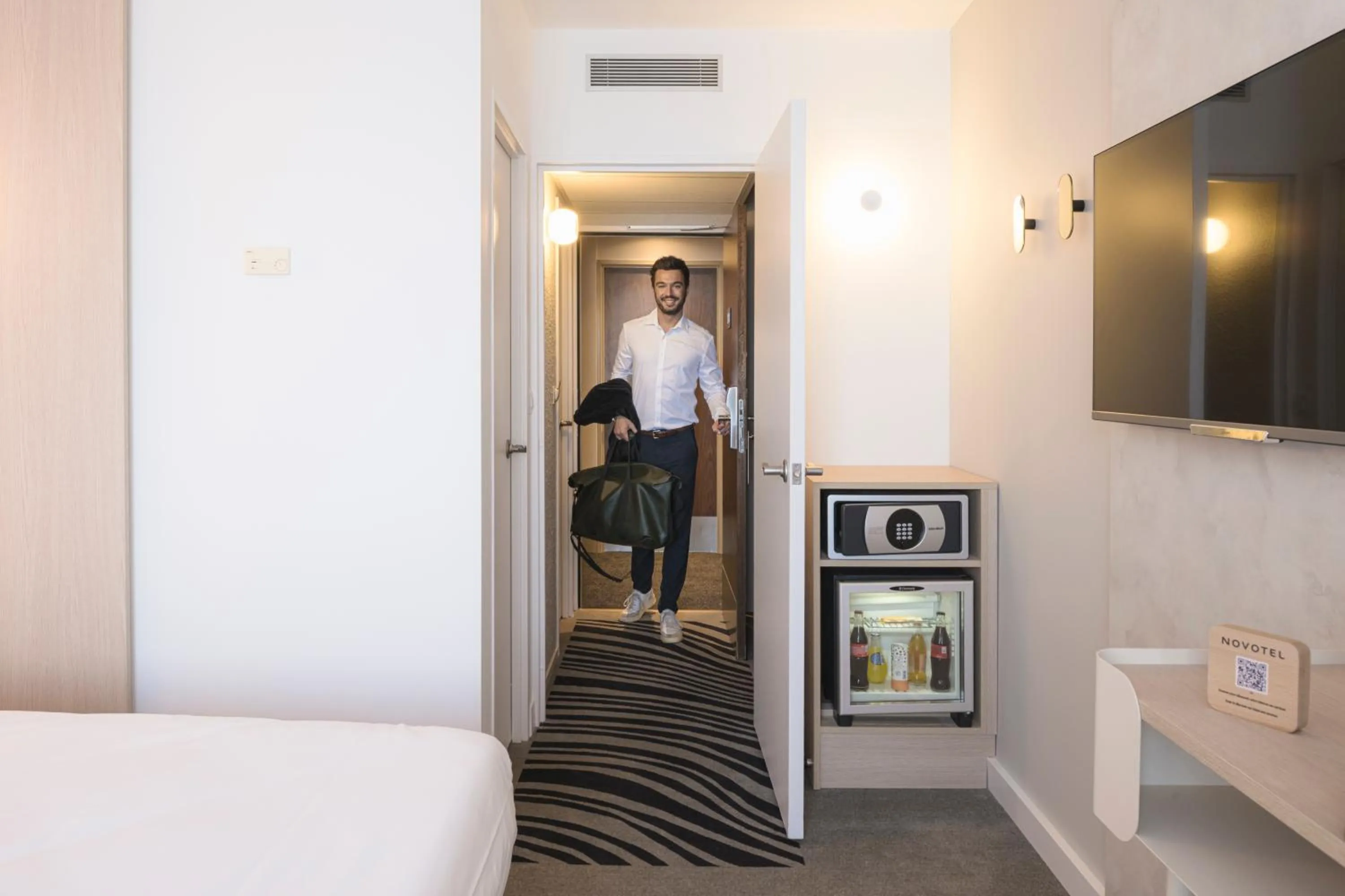 Bedroom in Novotel Bordeaux Lac