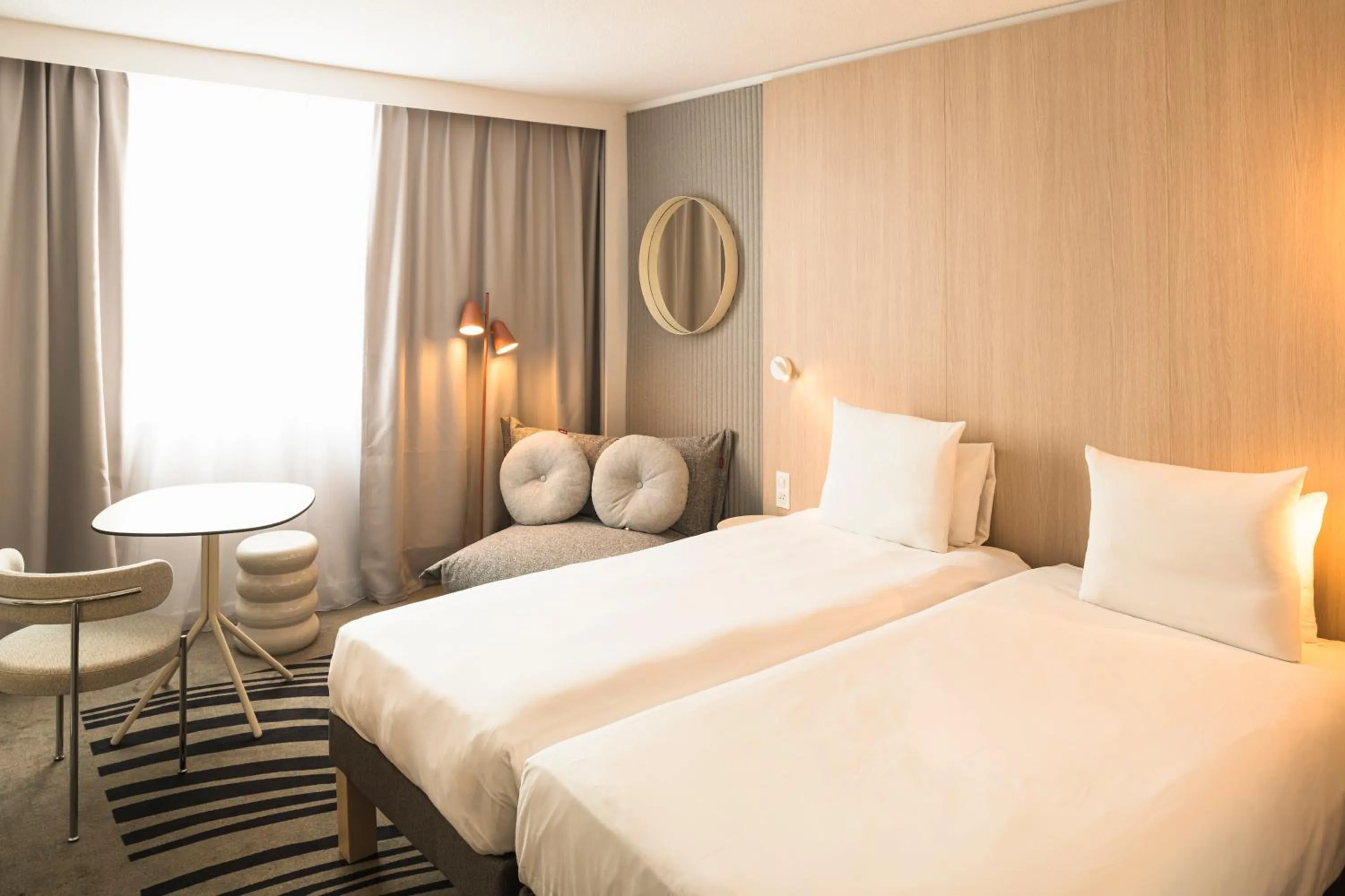 Bedroom, Bed in Novotel Bordeaux Lac