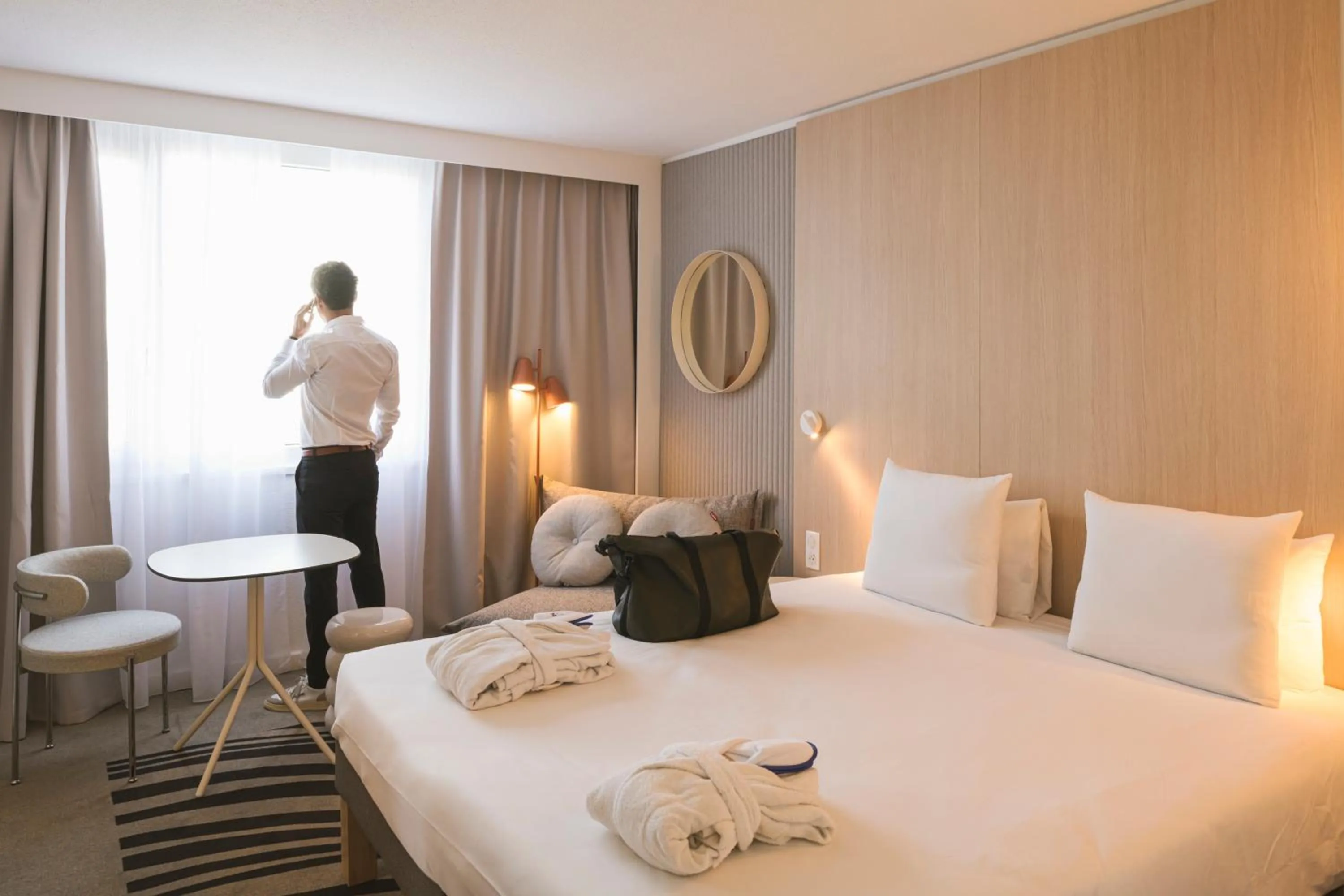 Bedroom, Bed in Novotel Bordeaux Lac