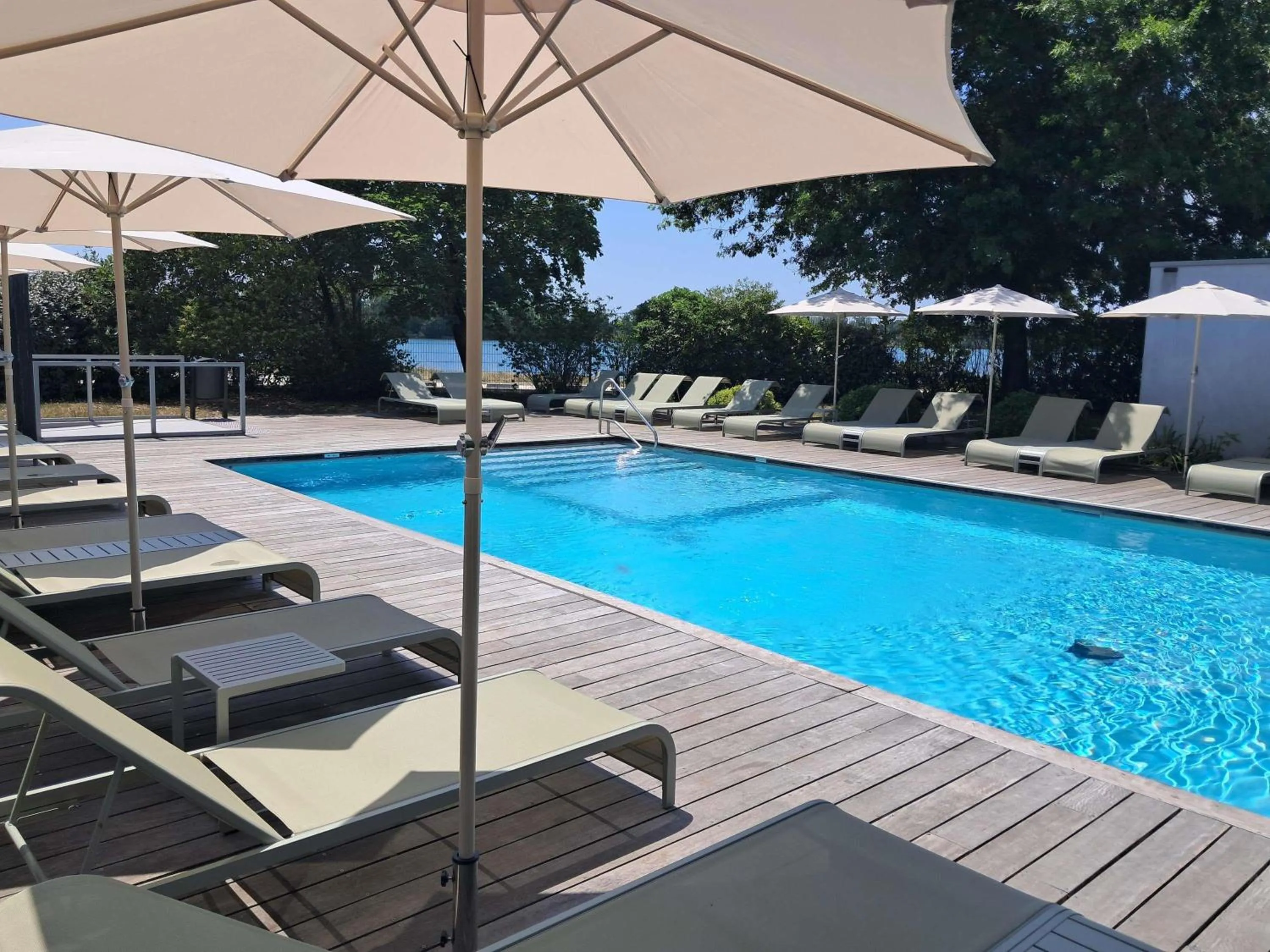 Pool view in Novotel Bordeaux Lac