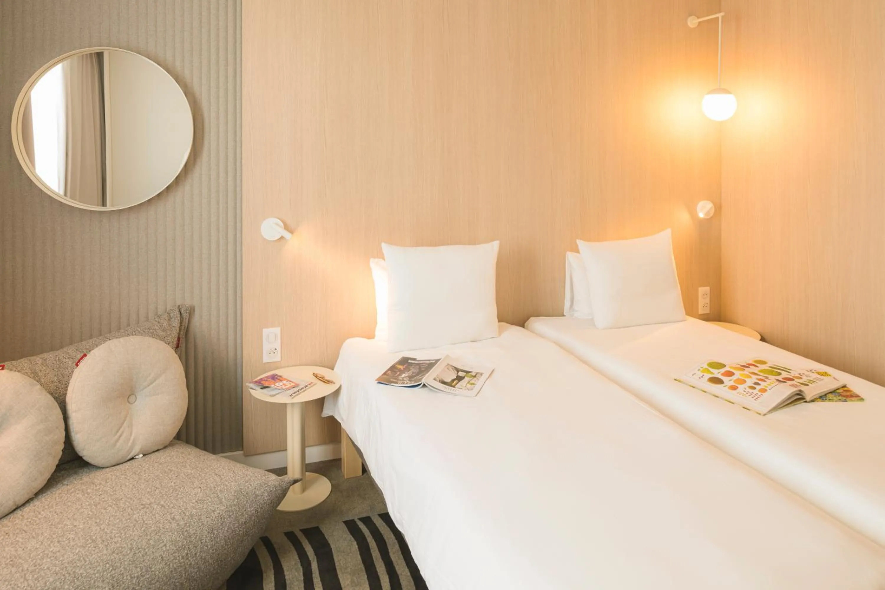 Bedroom, Bed in Novotel Bordeaux Lac