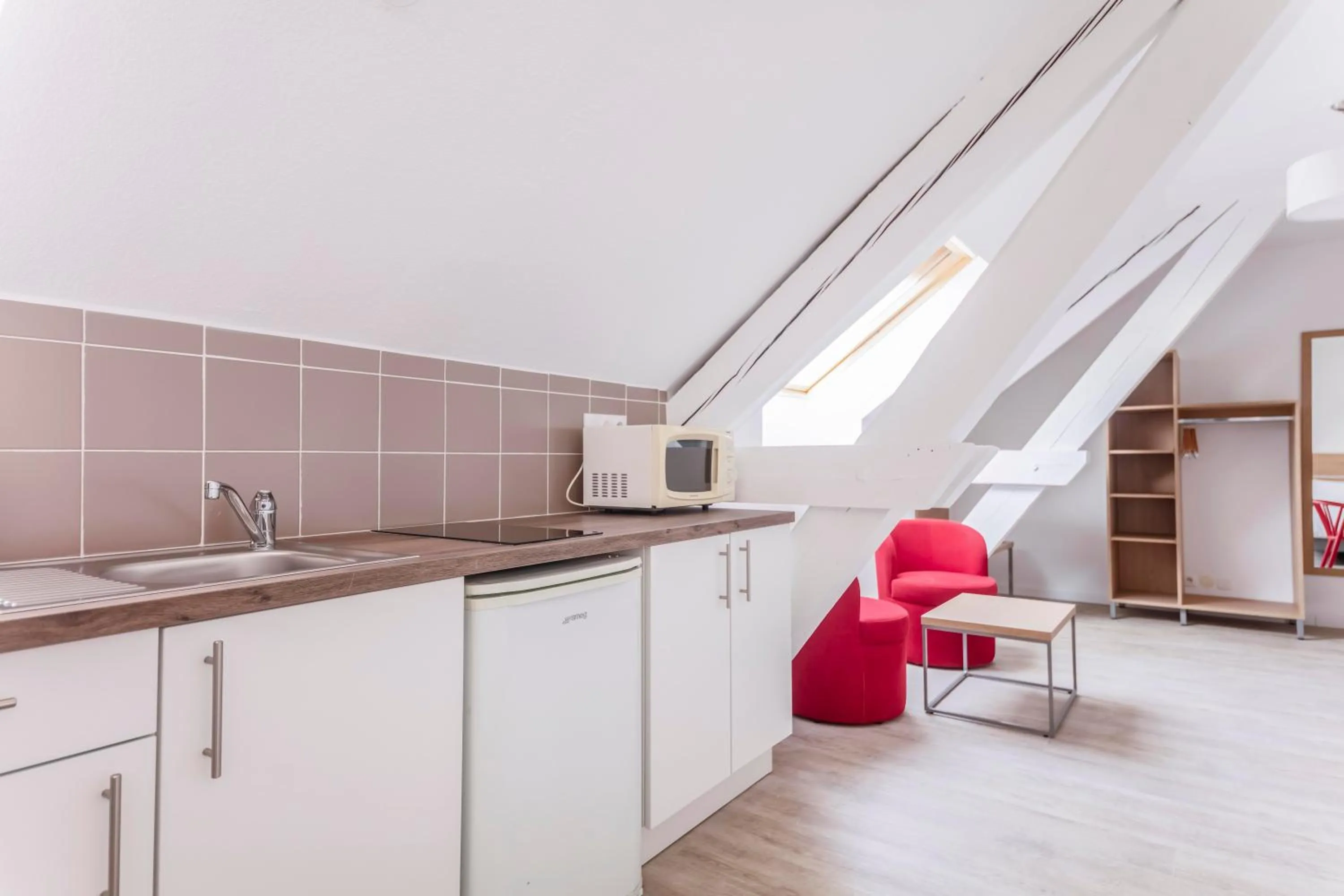 Kitchen or kitchenette in Residhotel Le Central'Gare