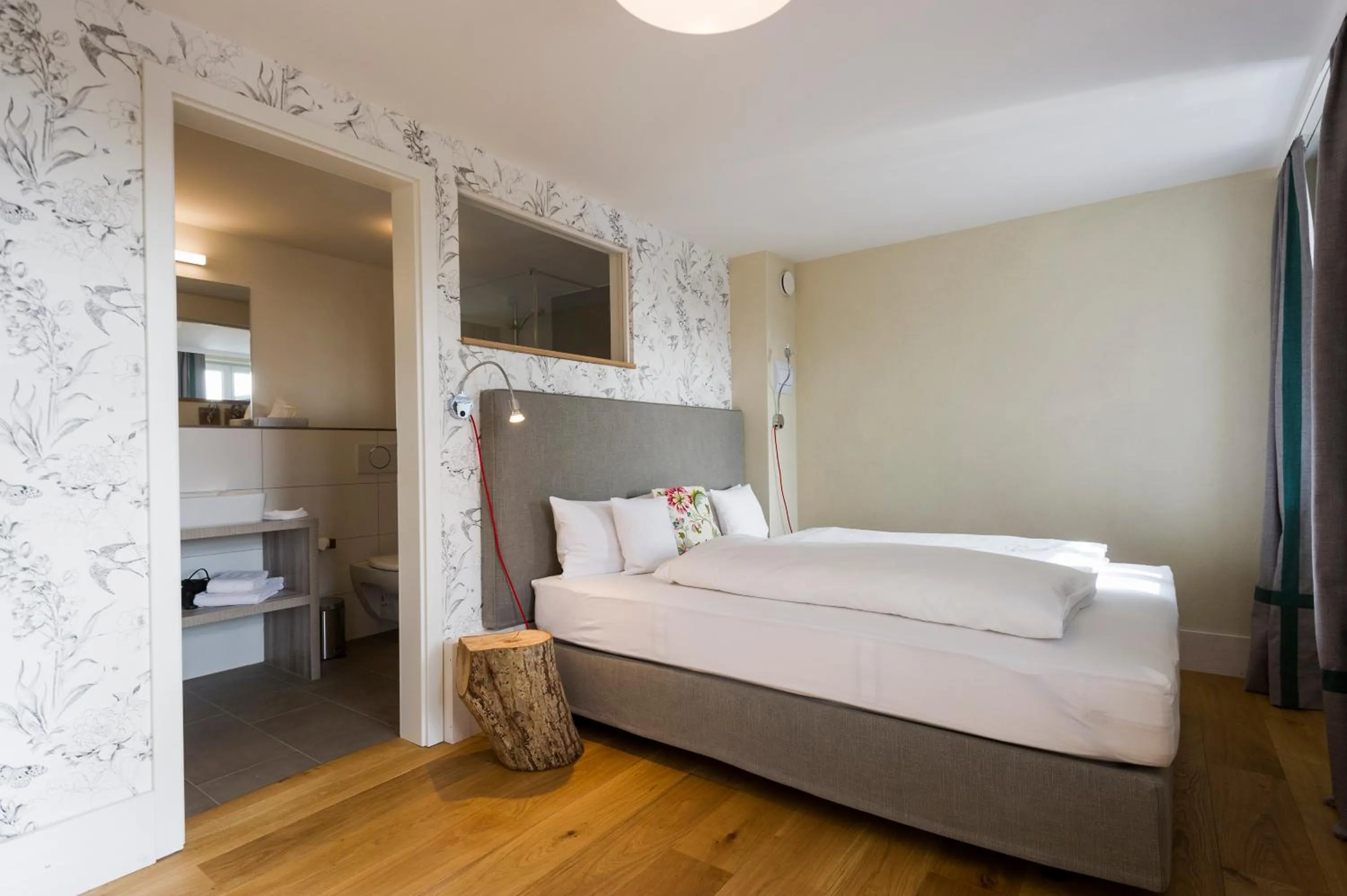 Photo of the whole room, Bed in Berghaus Freiburg - Appartement Hotel auf dem Schauinsland