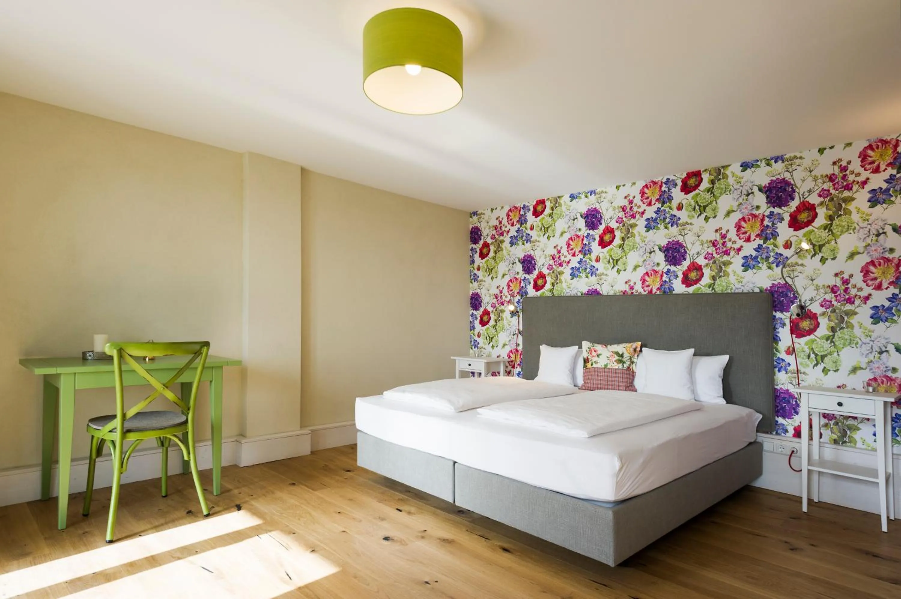 Photo of the whole room, Bed in Berghaus Freiburg - Appartement Hotel auf dem Schauinsland