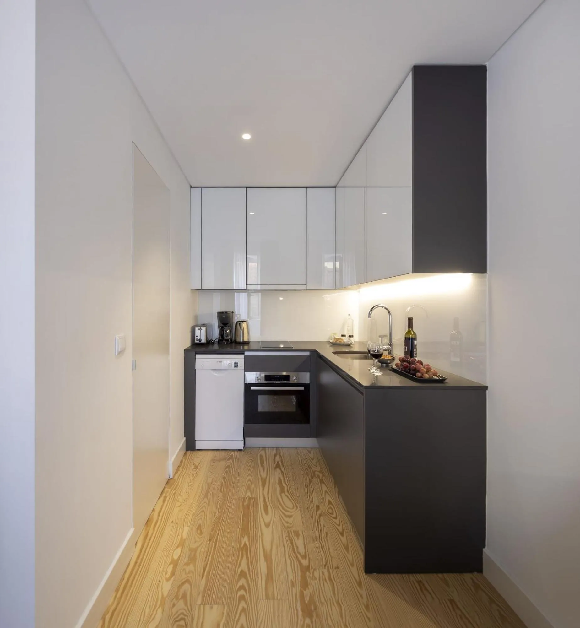 Kitchen or kitchenette in Lisbon Serviced Apartments - Santos