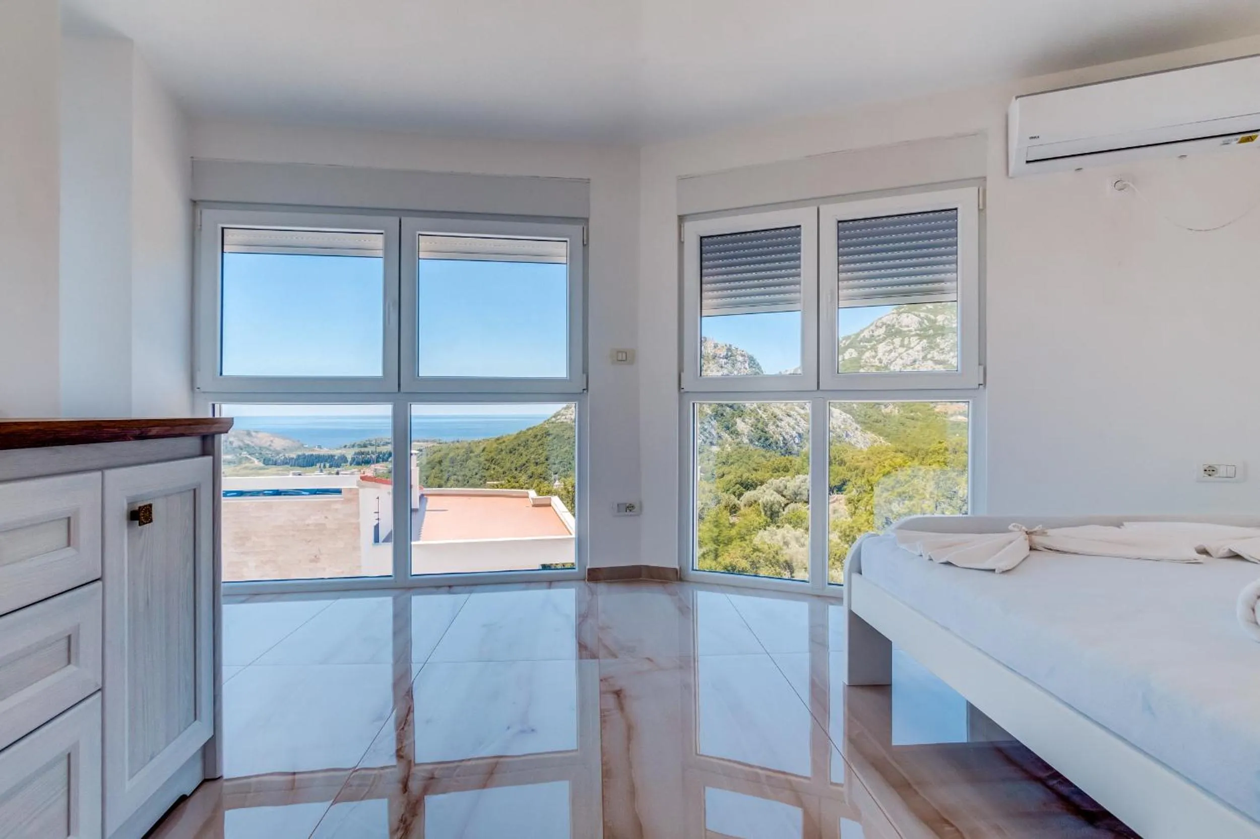 Sea view, Bed in Dolaca Villas