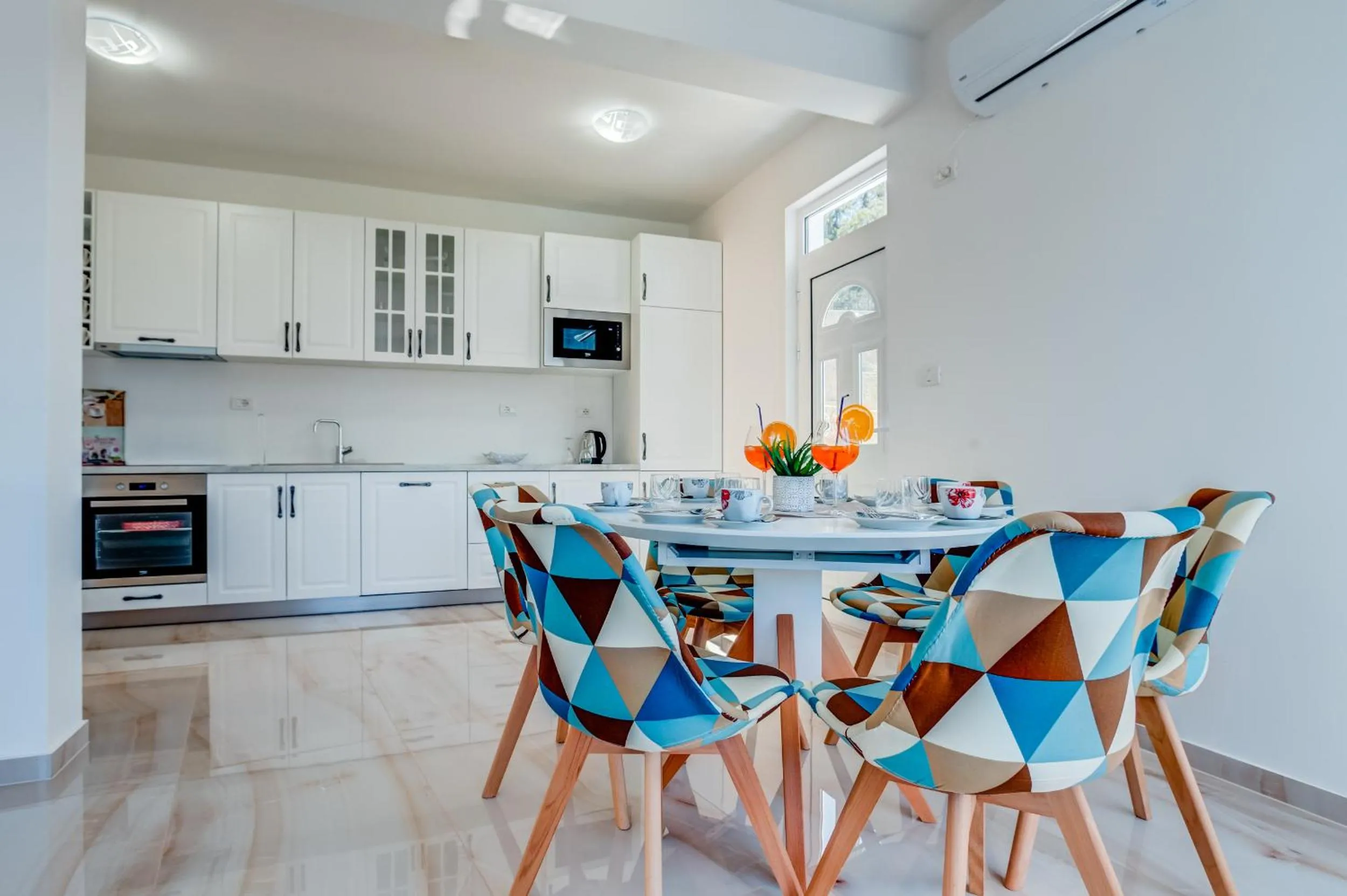 Kitchen or kitchenette in Dolaca Villas